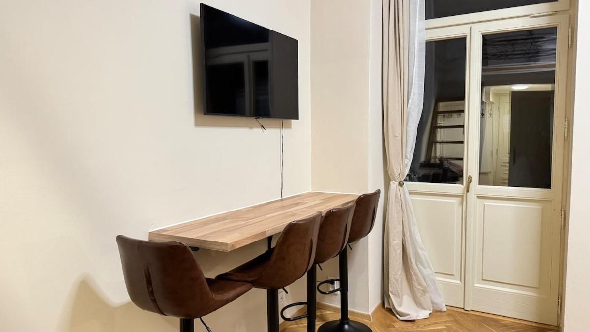 Newly Renovated In Wenceslas Square * Prague