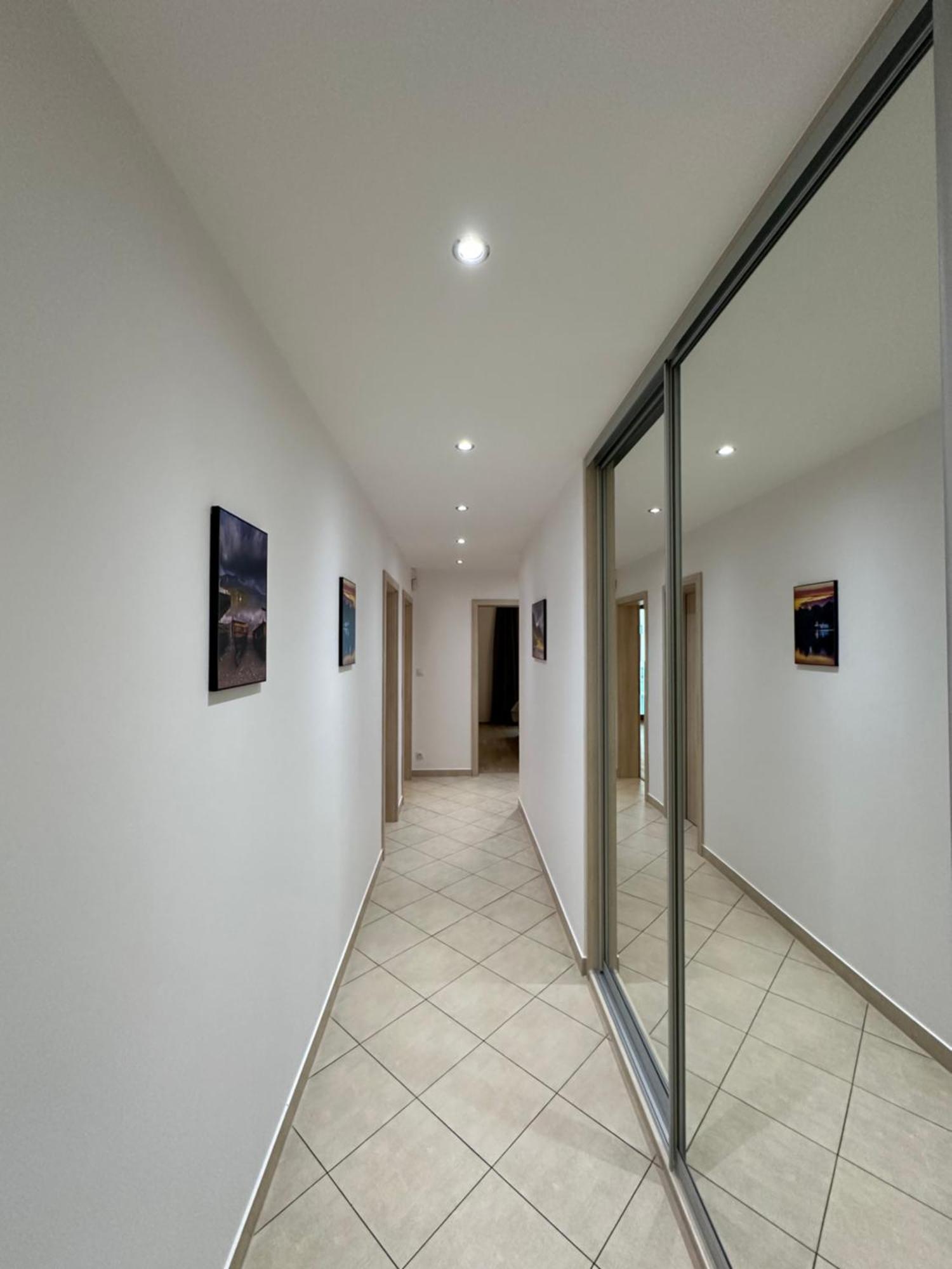 Garden Towers - Free Underground Parking Apartment