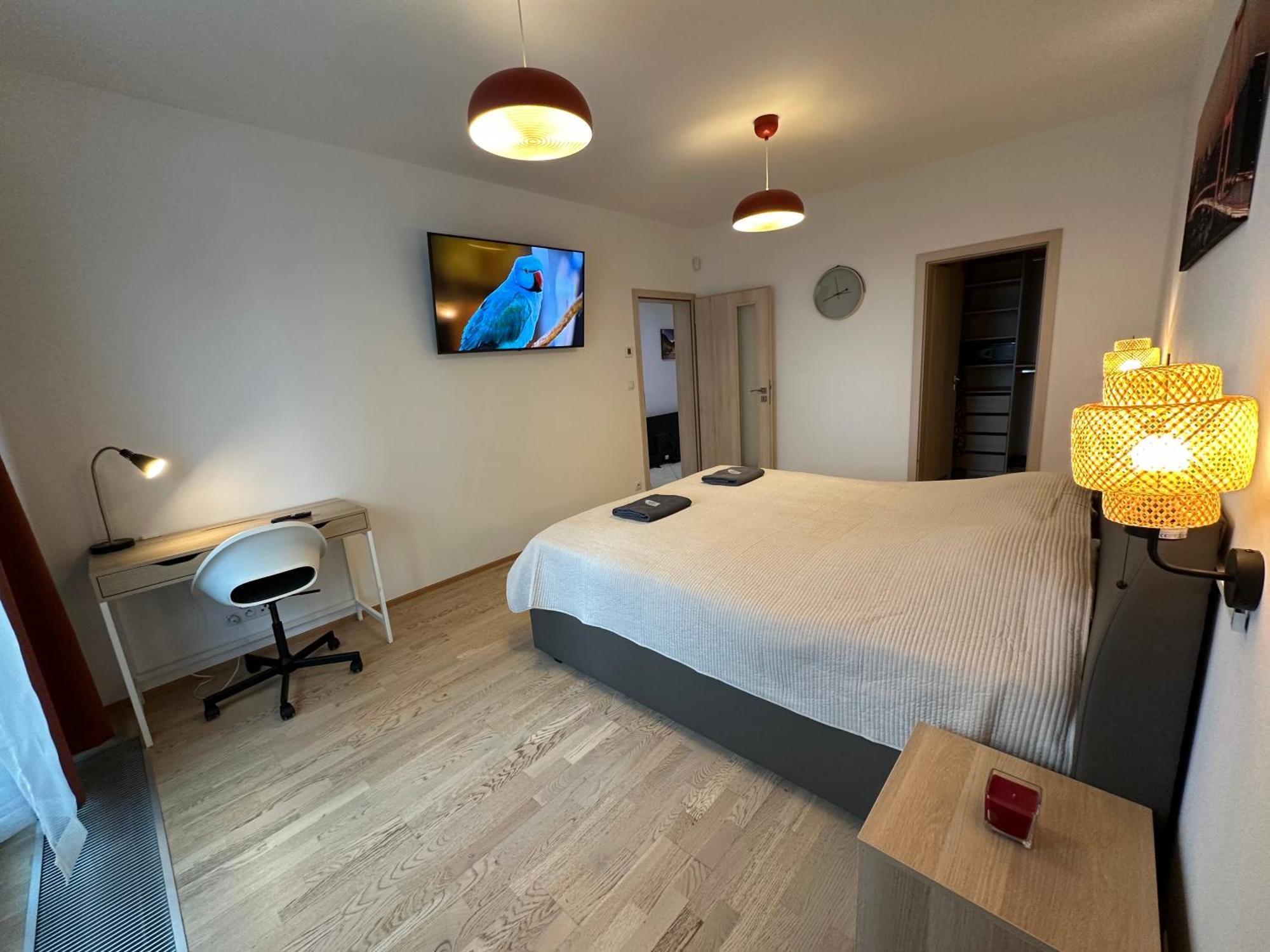 Garden Towers - Free Underground Parking Apartment Prague