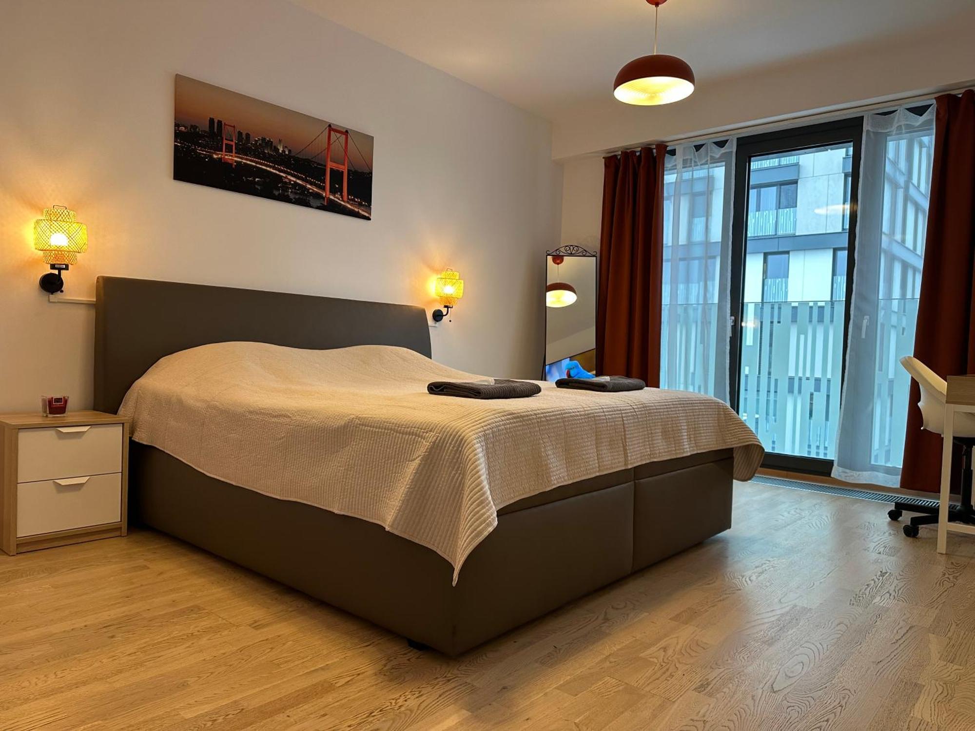Garden Towers - Free Underground Parking Apartment