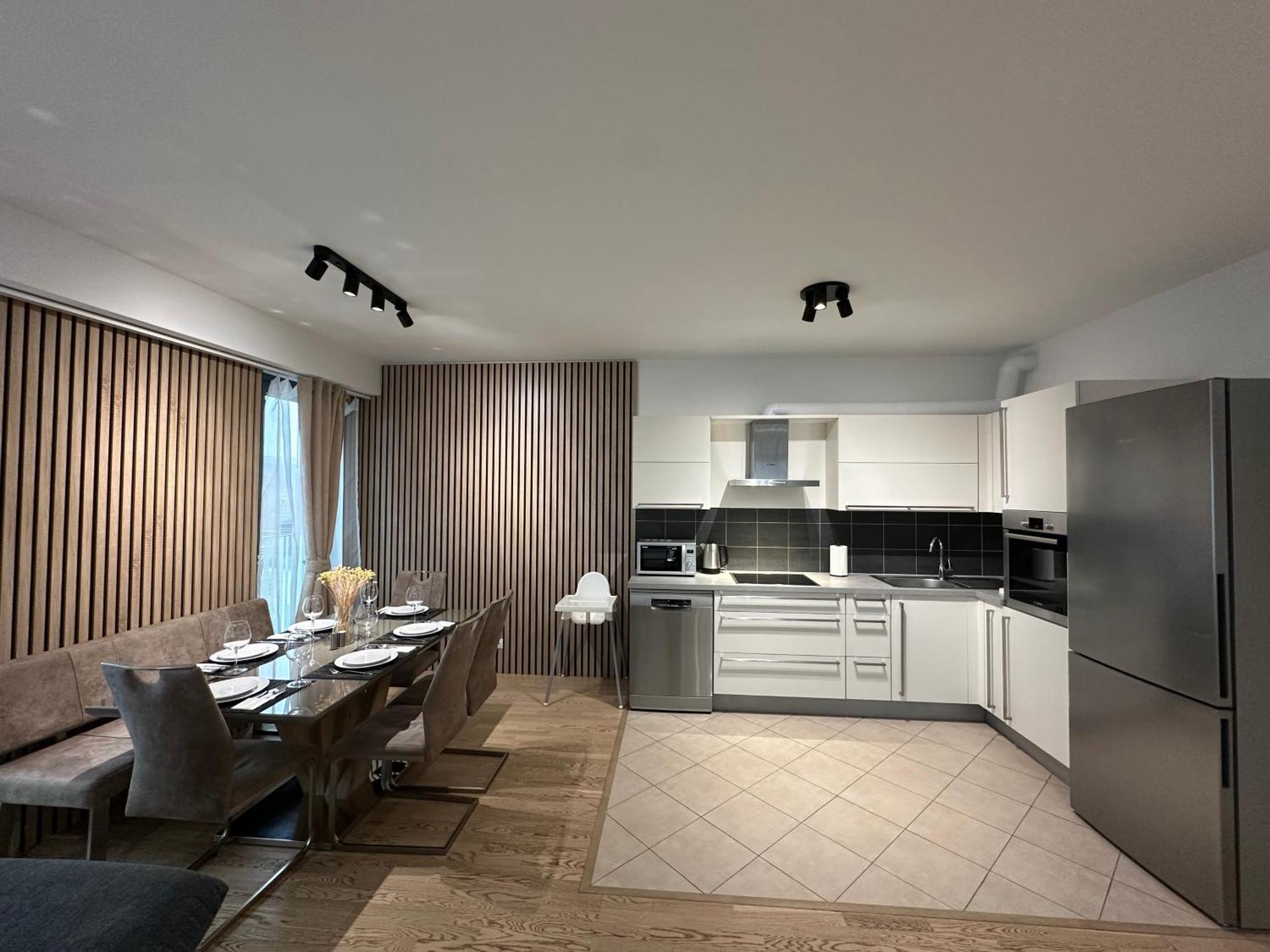 Garden Towers - Free Underground Parking Apartment Prague