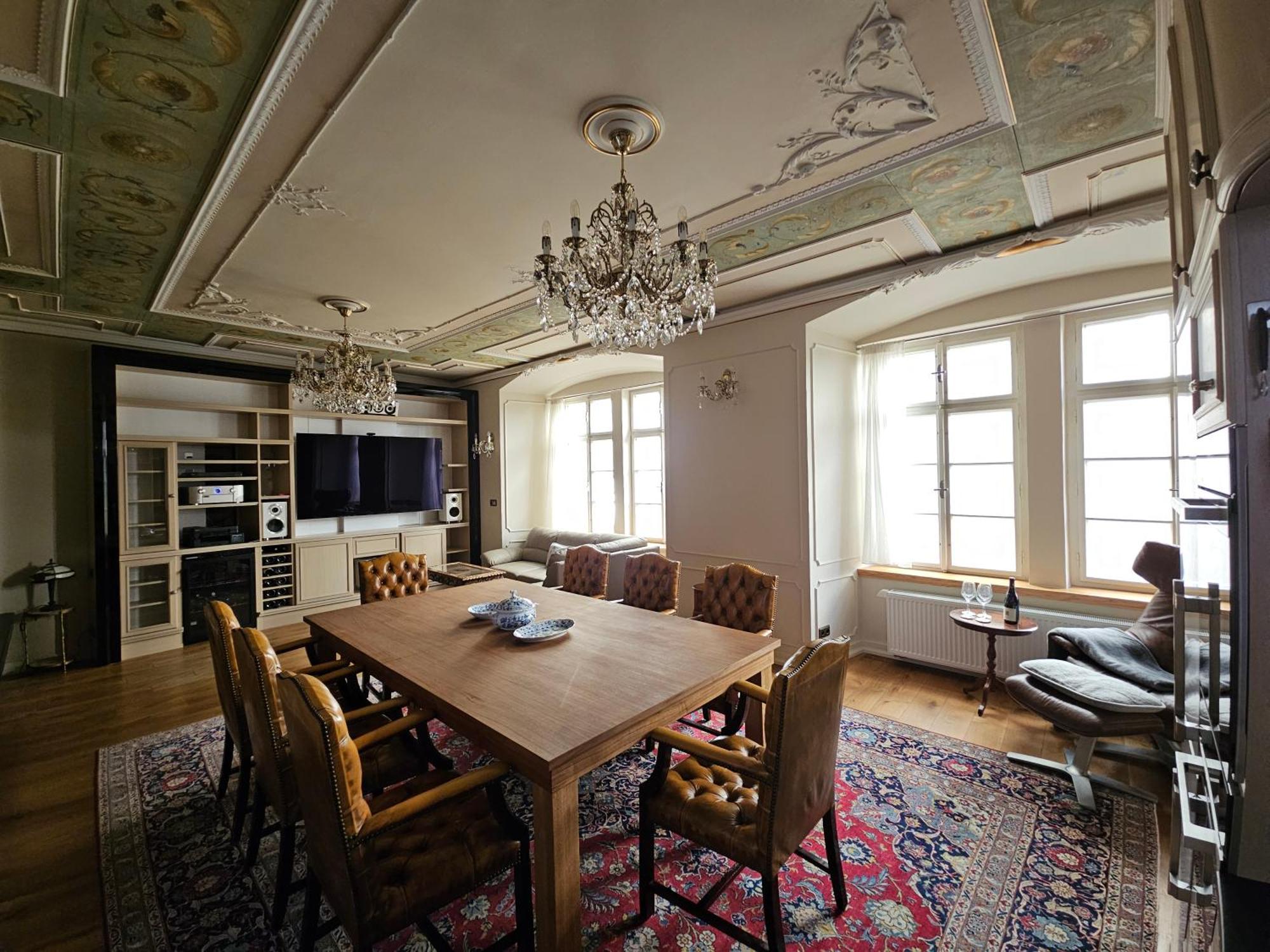 Exclusive Royal Apartment