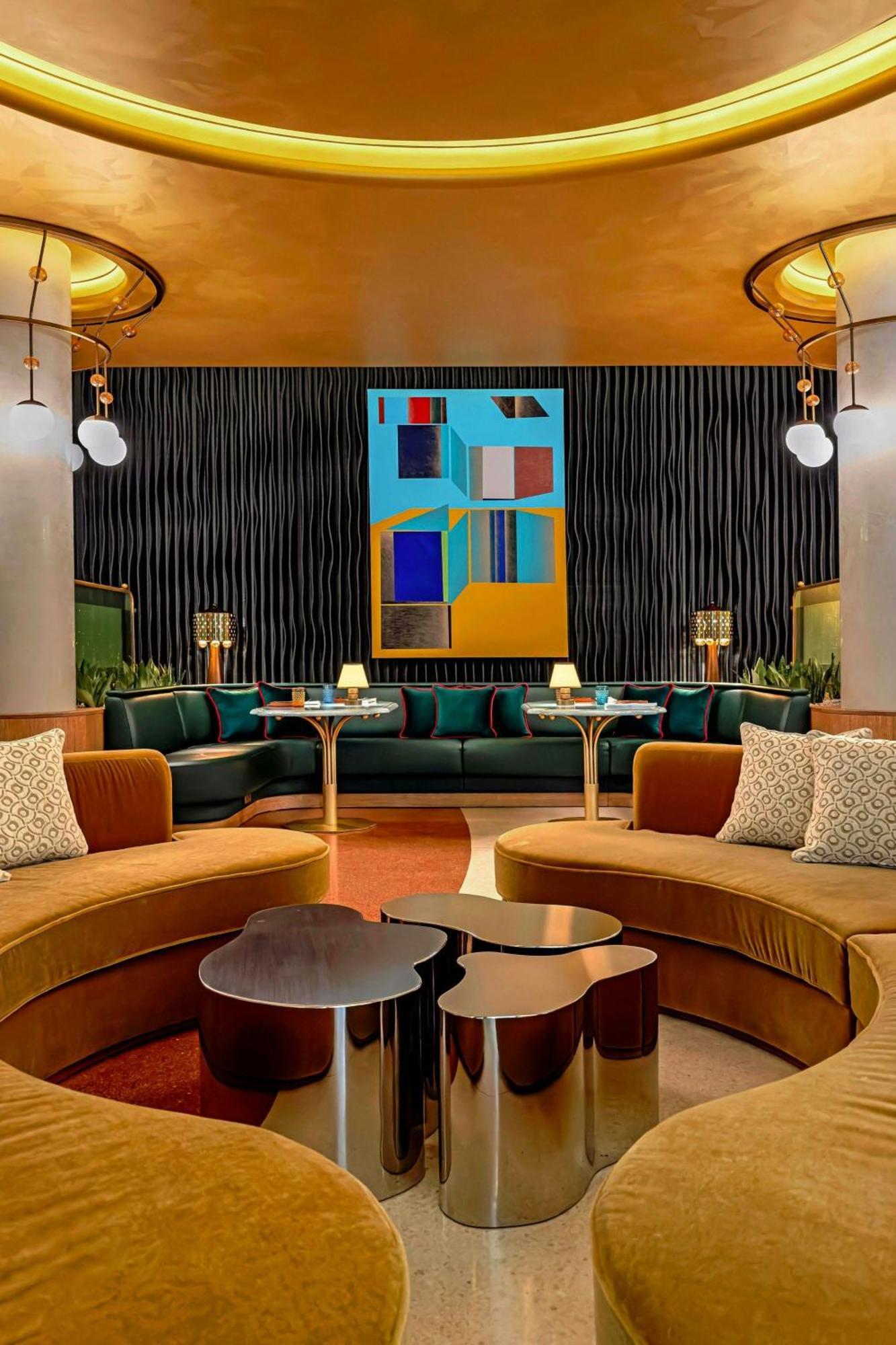 Hotel W 5*