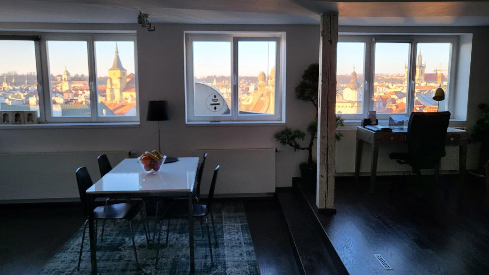 Luxury - View Of The Center Of Apartment *
