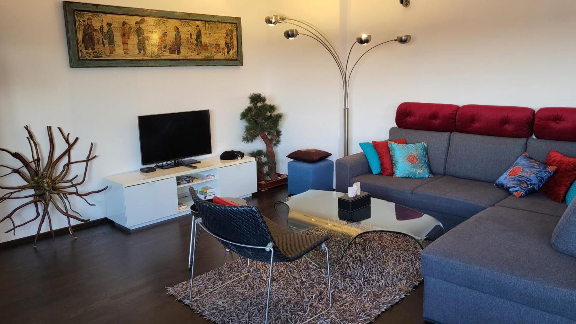 Luxury - View Of The Center Of Apartment *