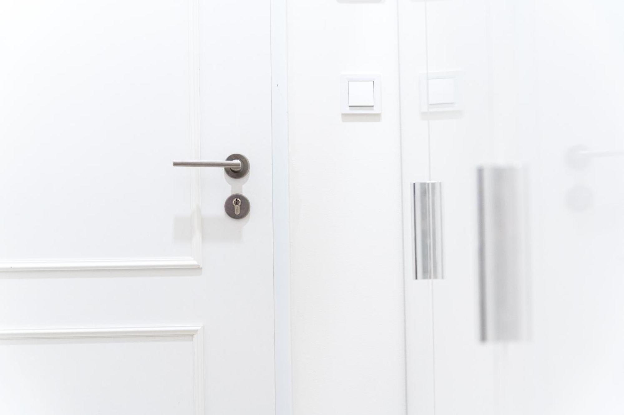 1 New Just Steps Away From Old Town And The Florence Bus Station Apartment