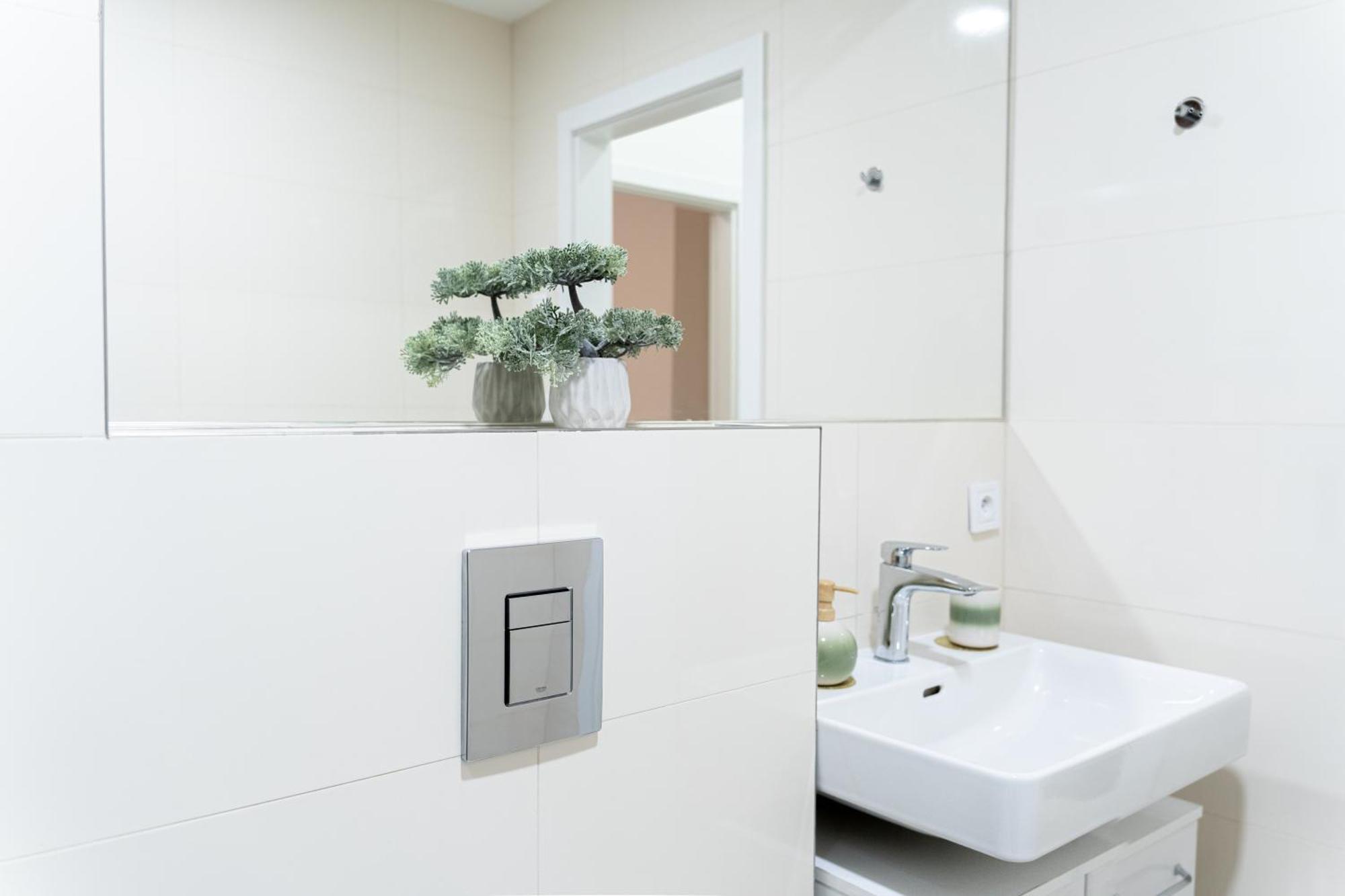 1 New Just Steps Away From Old Town And The Florence Bus Station Prague