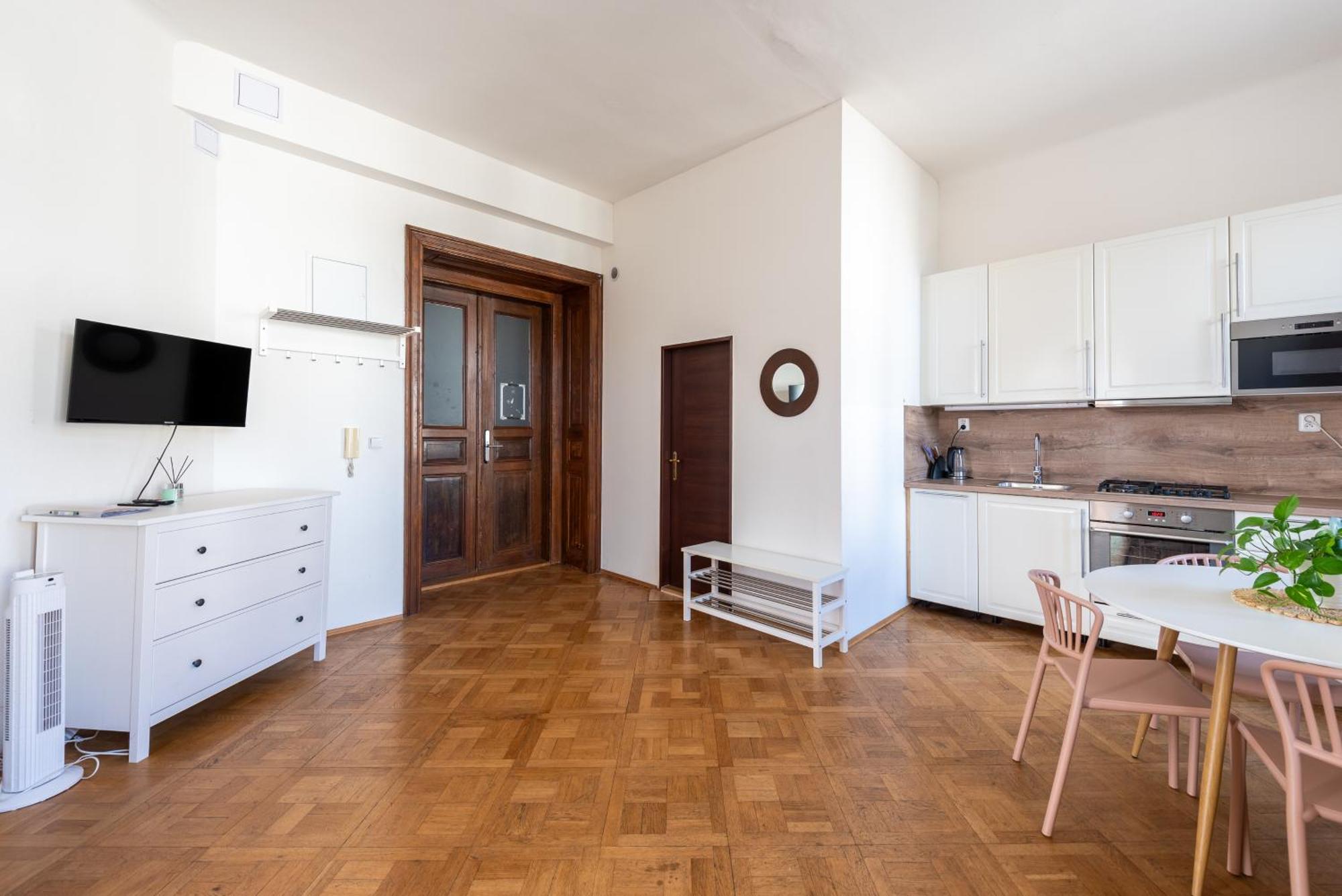 Aparthotel Tesnov