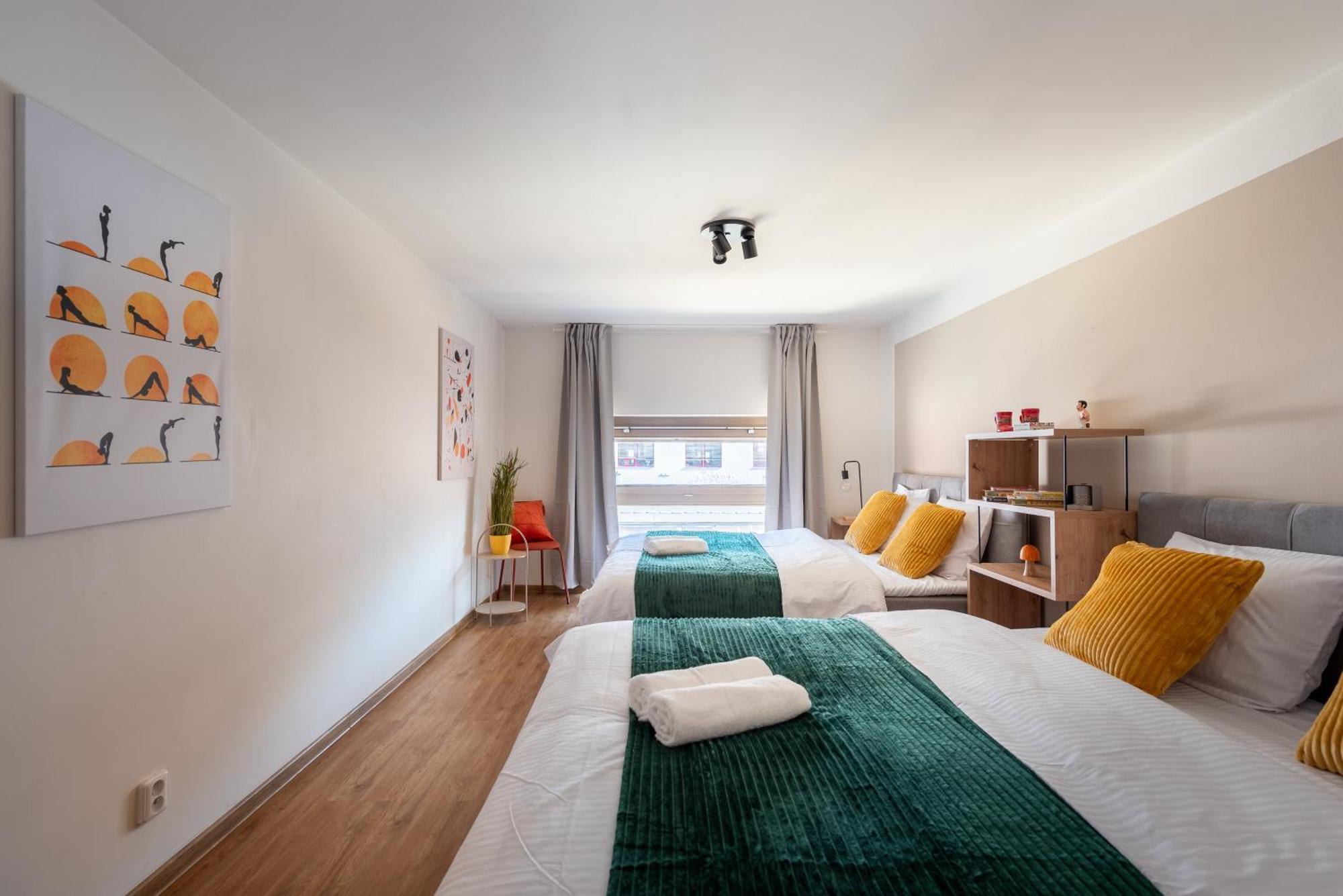 Spacious Near Karlin Square Apartment *