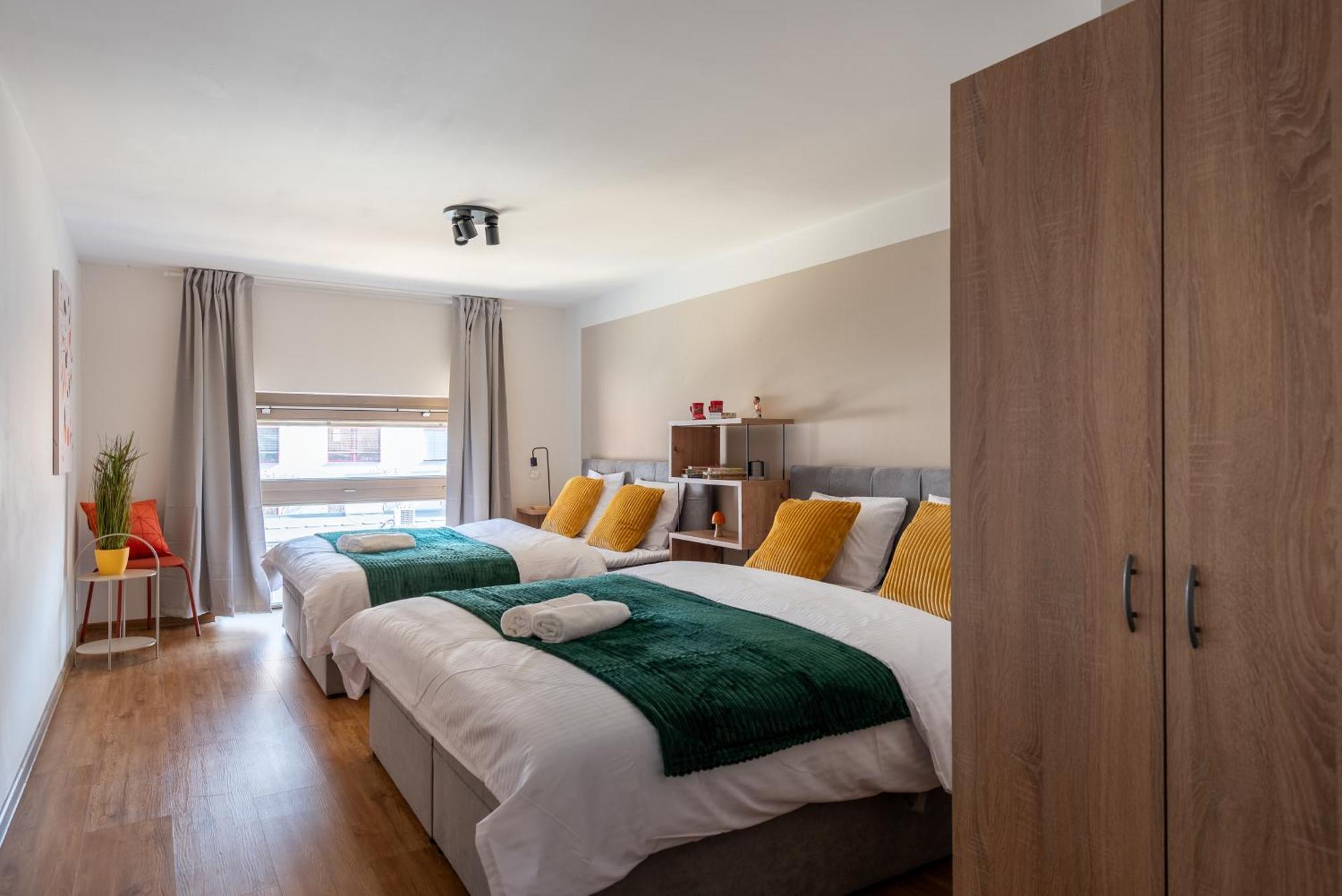 Spacious Near Karlin Square * Prague