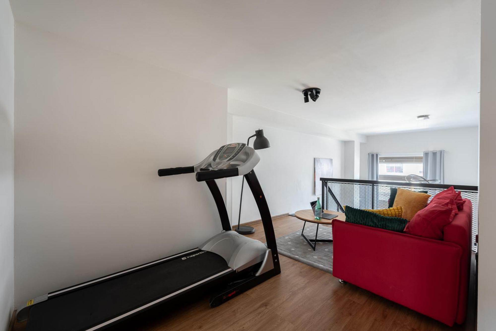 Spacious Near Karlin Square Apartment