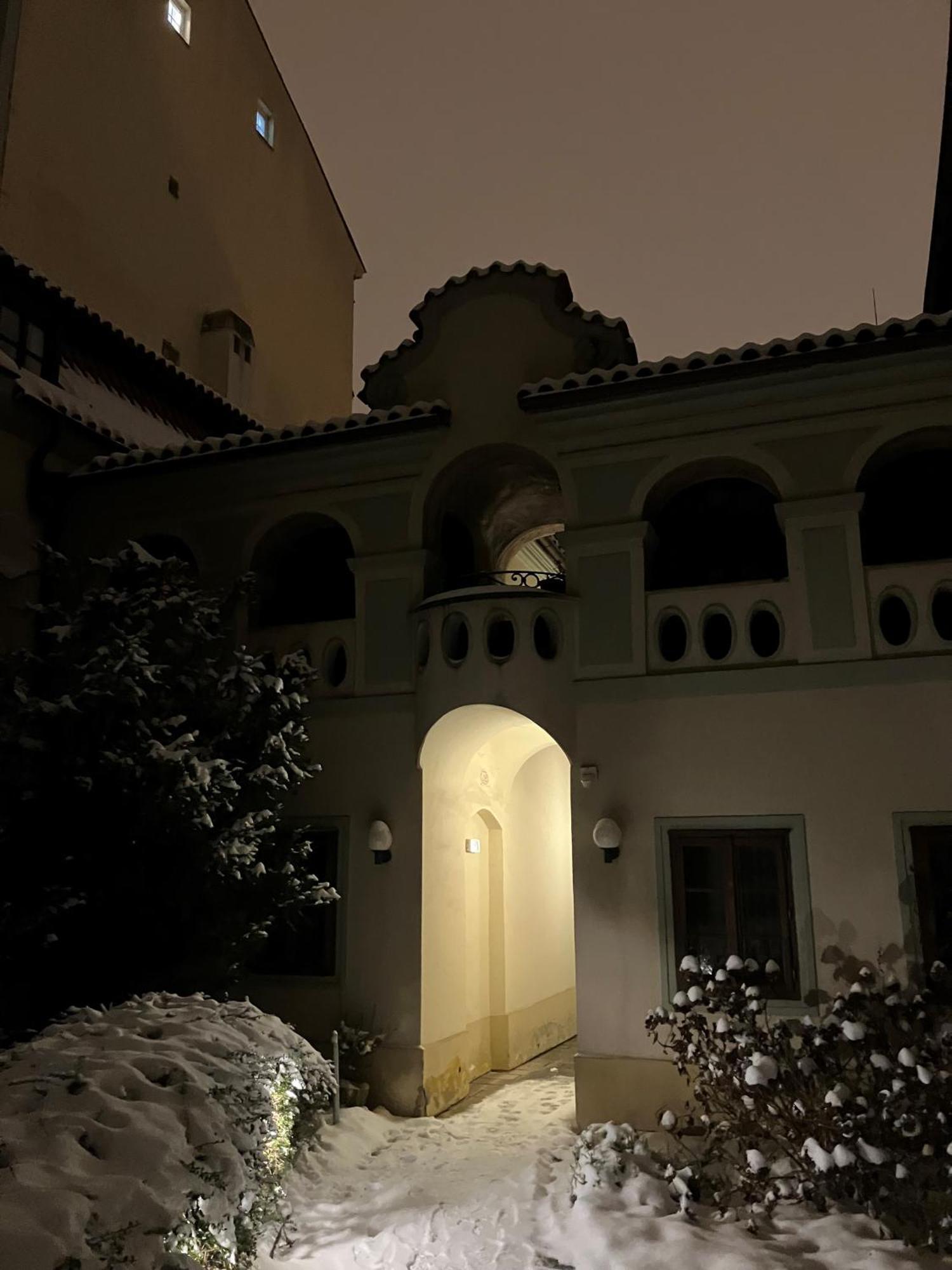Daire Romantic Near Charles Bridge *