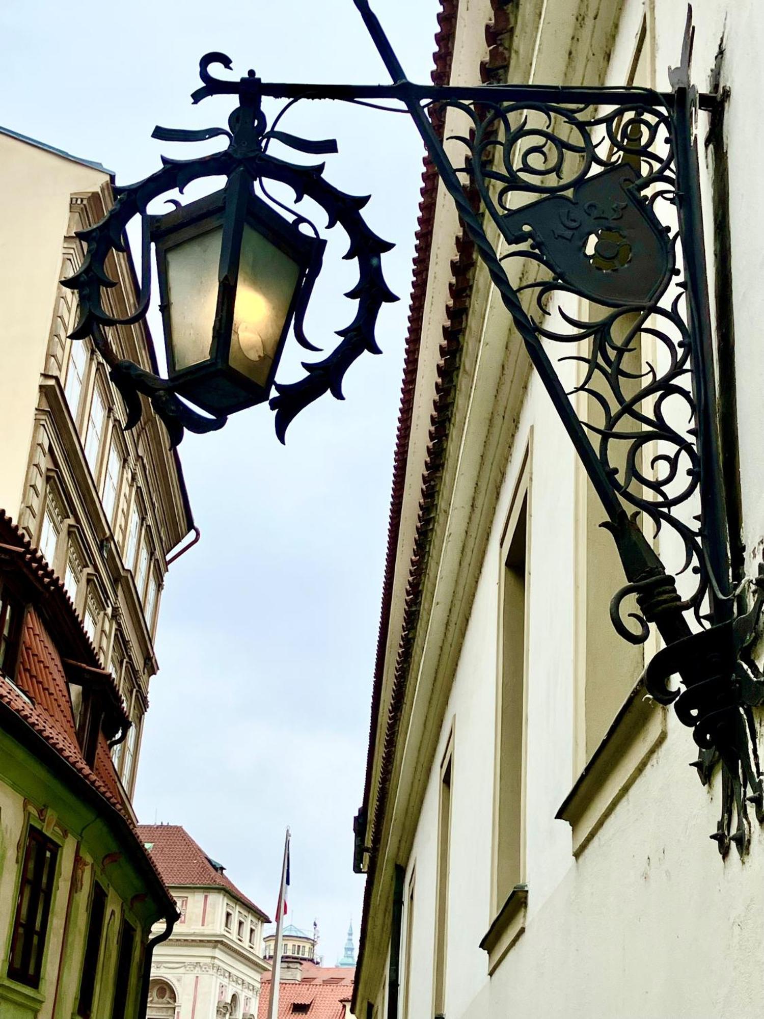 Daire Romantic Near Charles Bridge