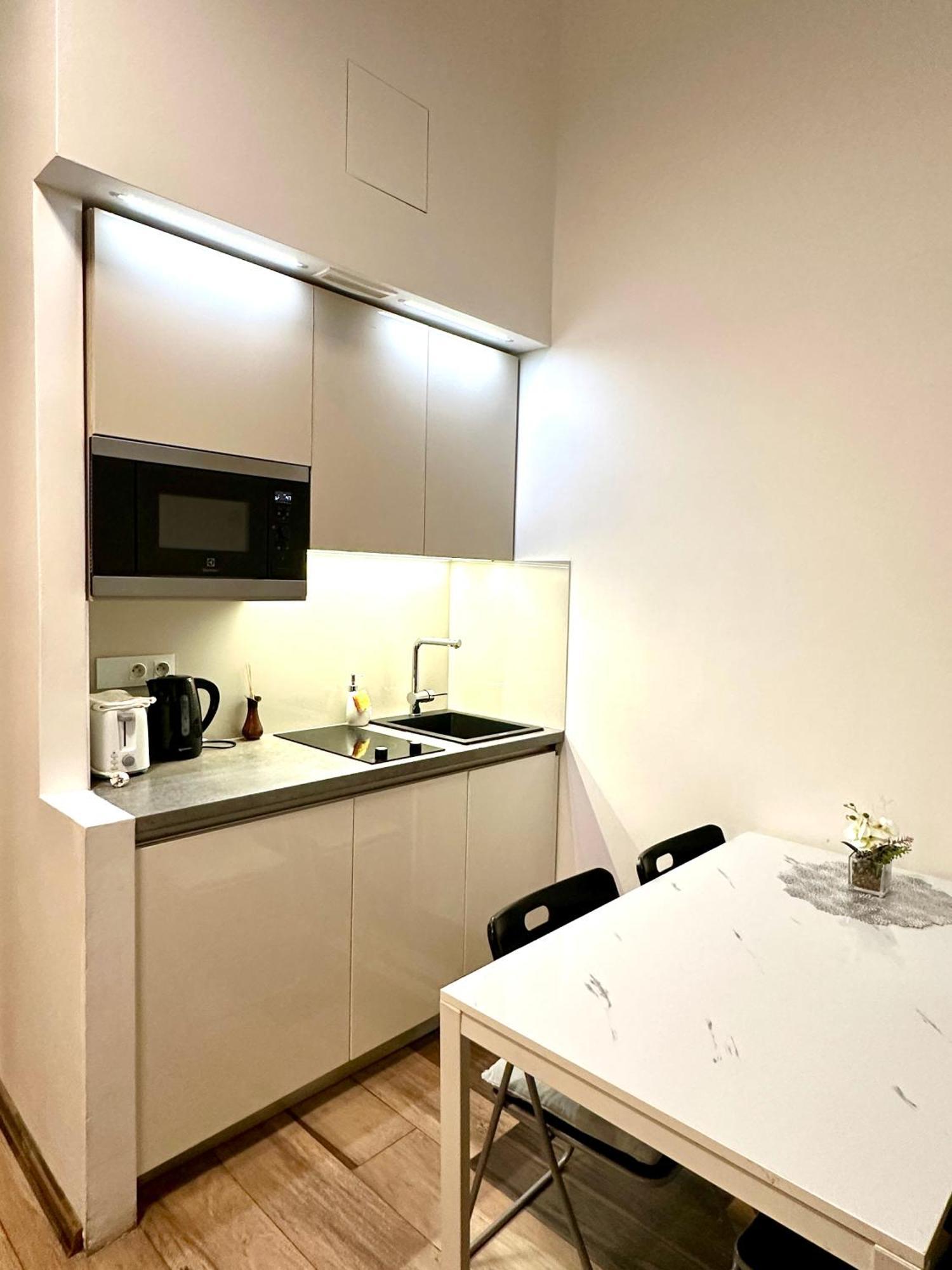 Elly Modern Oldtown Apartment