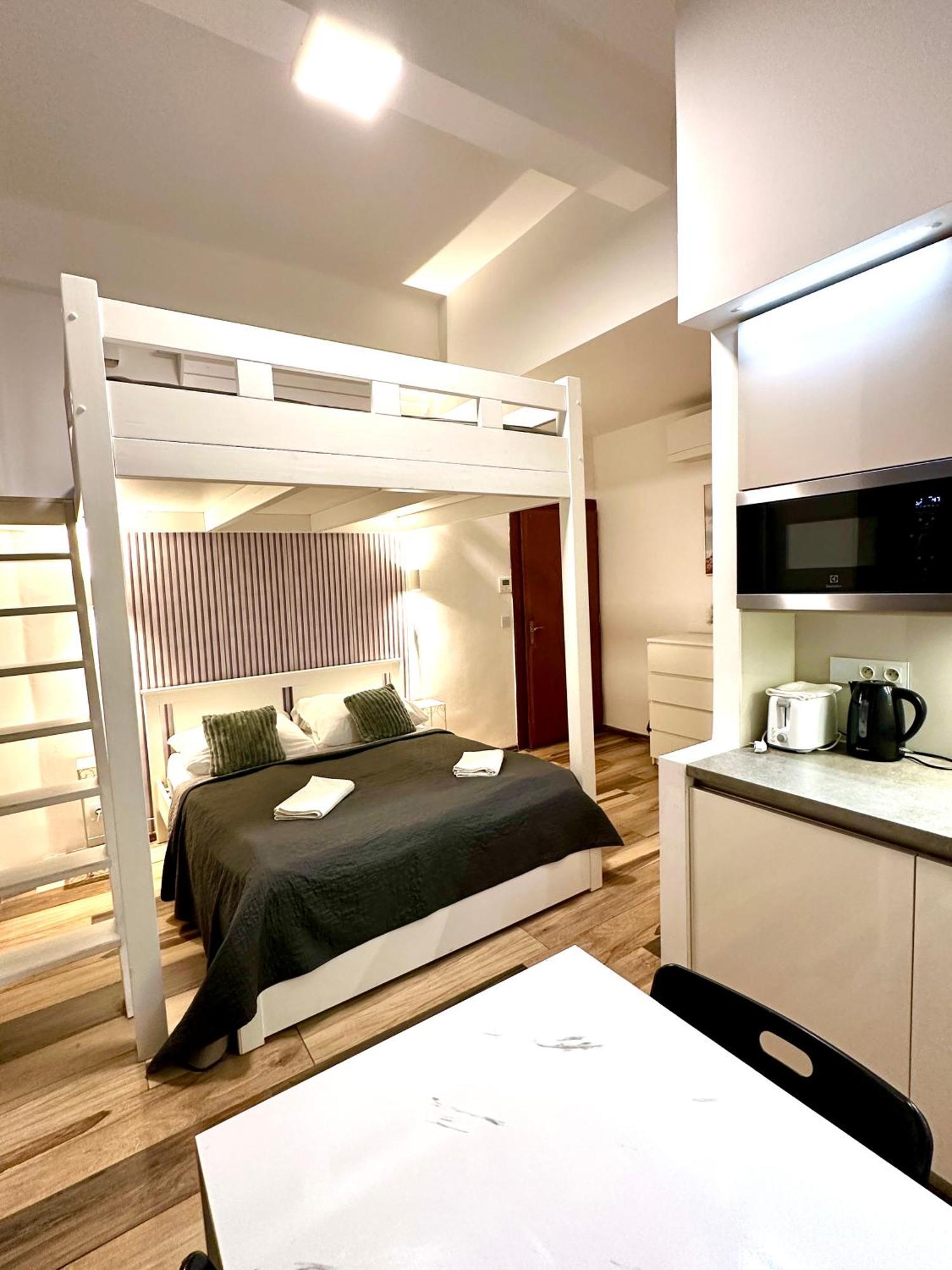 Elly Modern Oldtown Apartment *