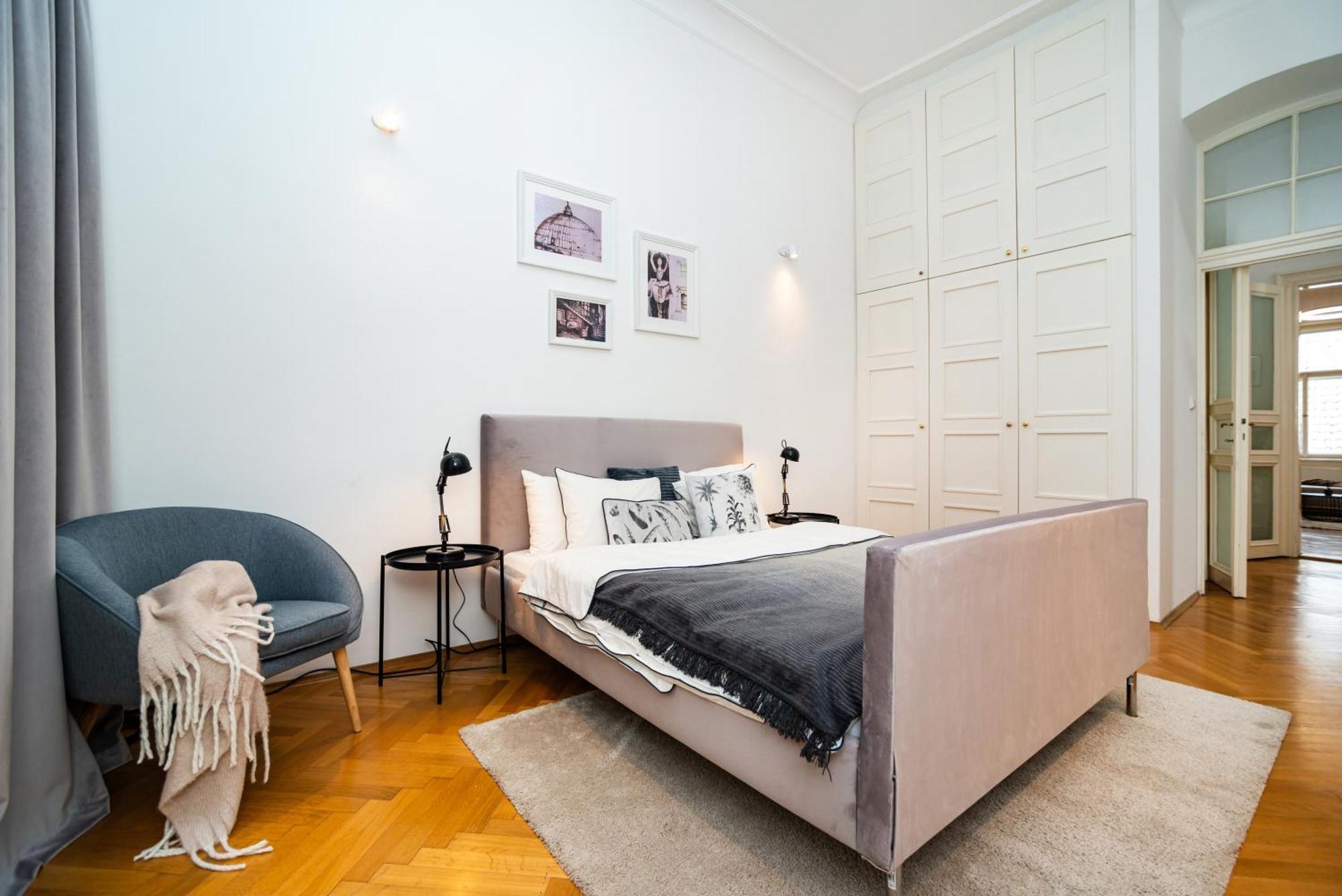 Spacious Two-bedroom In Old Town * Prague