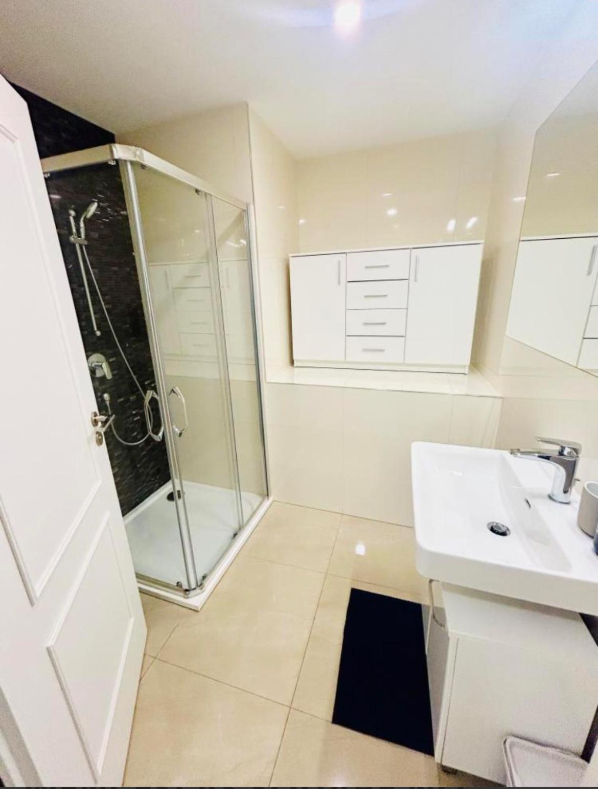 New Design & Style 50m From Wenceslas Square Apartment