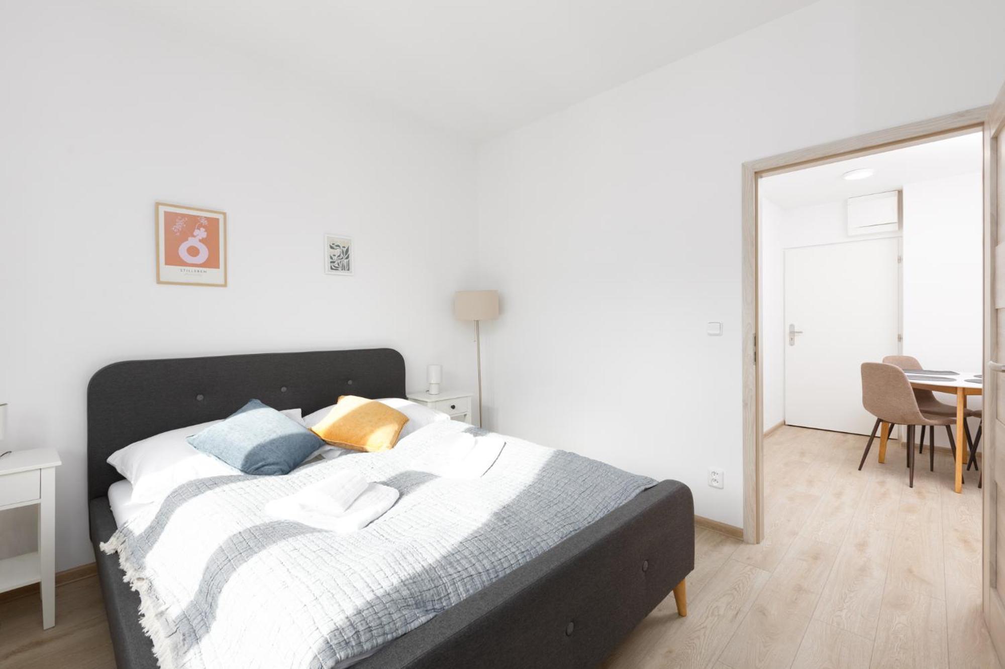 2 Bedroom With A Terrace Near The Metro * Prag