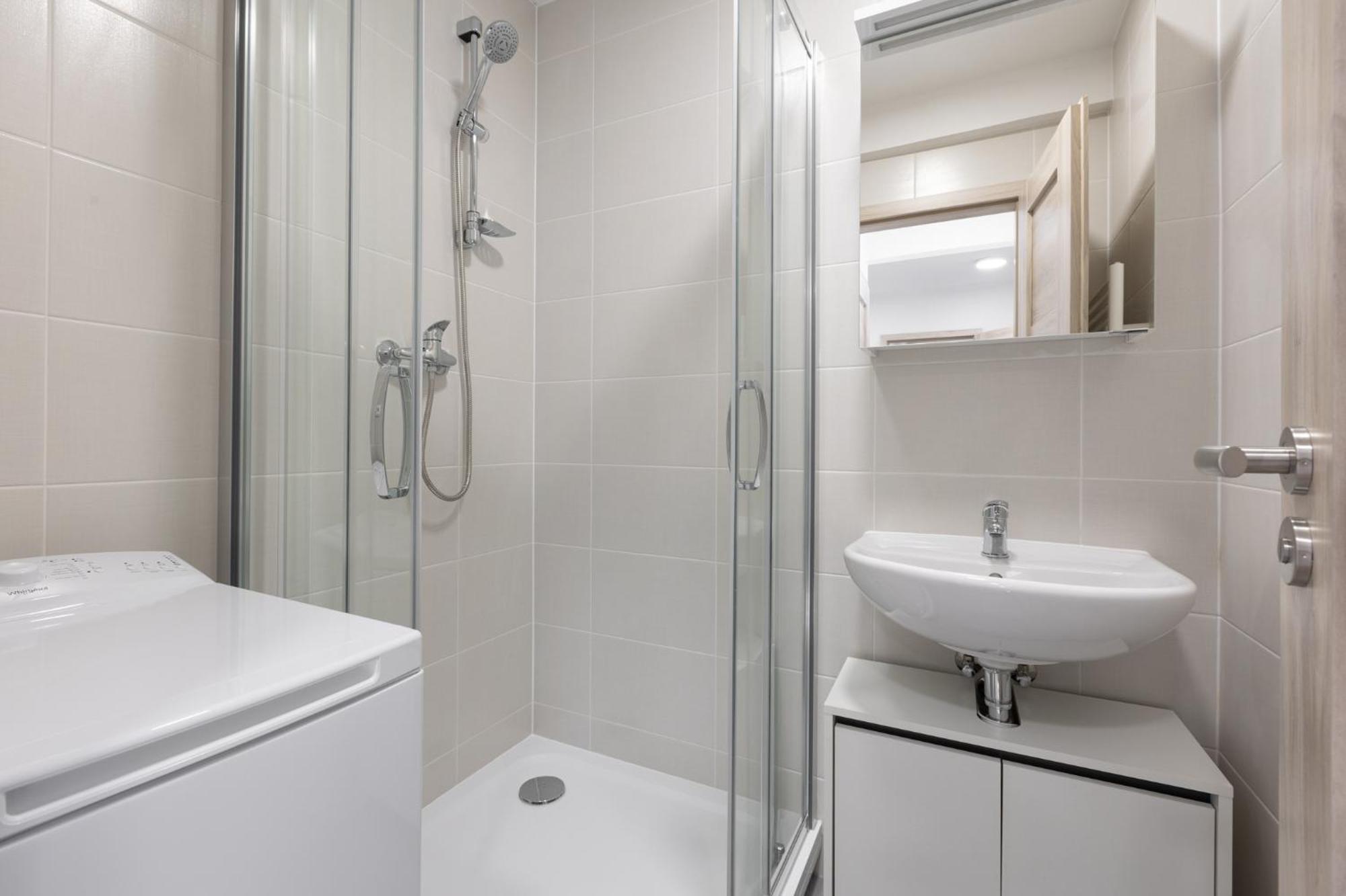 2 Bedroom With A Terrace Near The Metro Apartment Prag