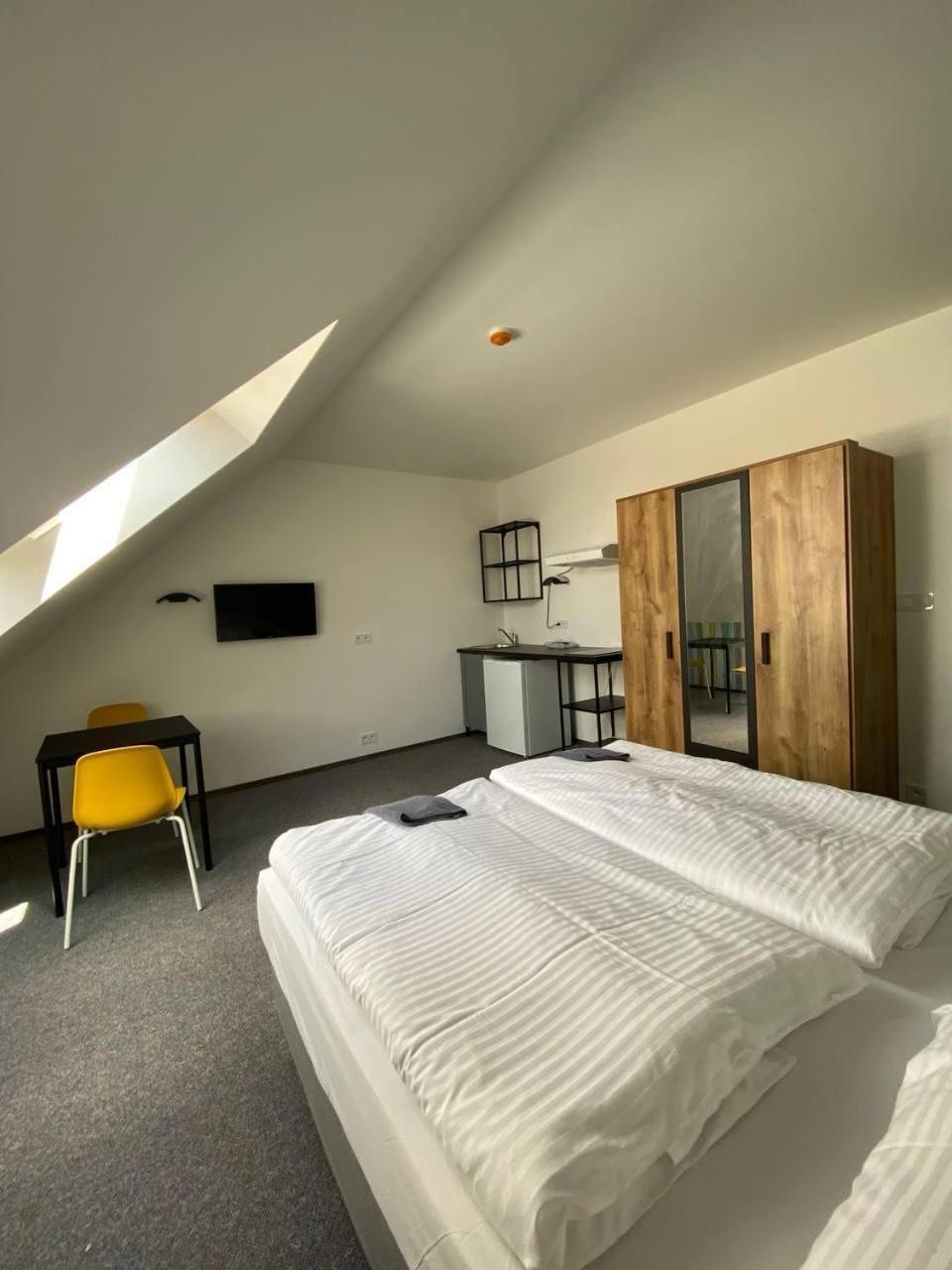 Apartment Rc Jecna Prague