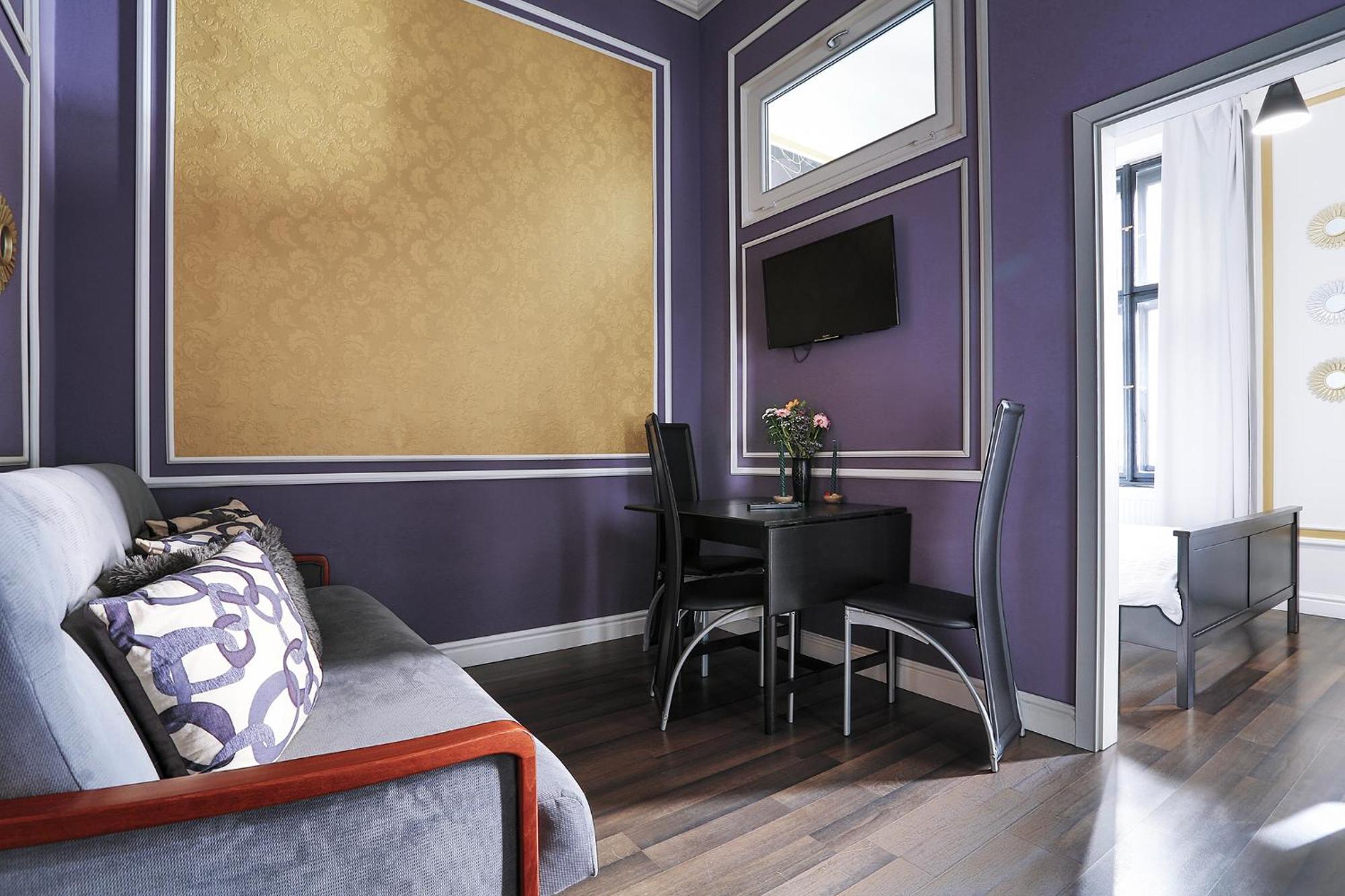 Two-bedroom Haven In The Old Town Praga
