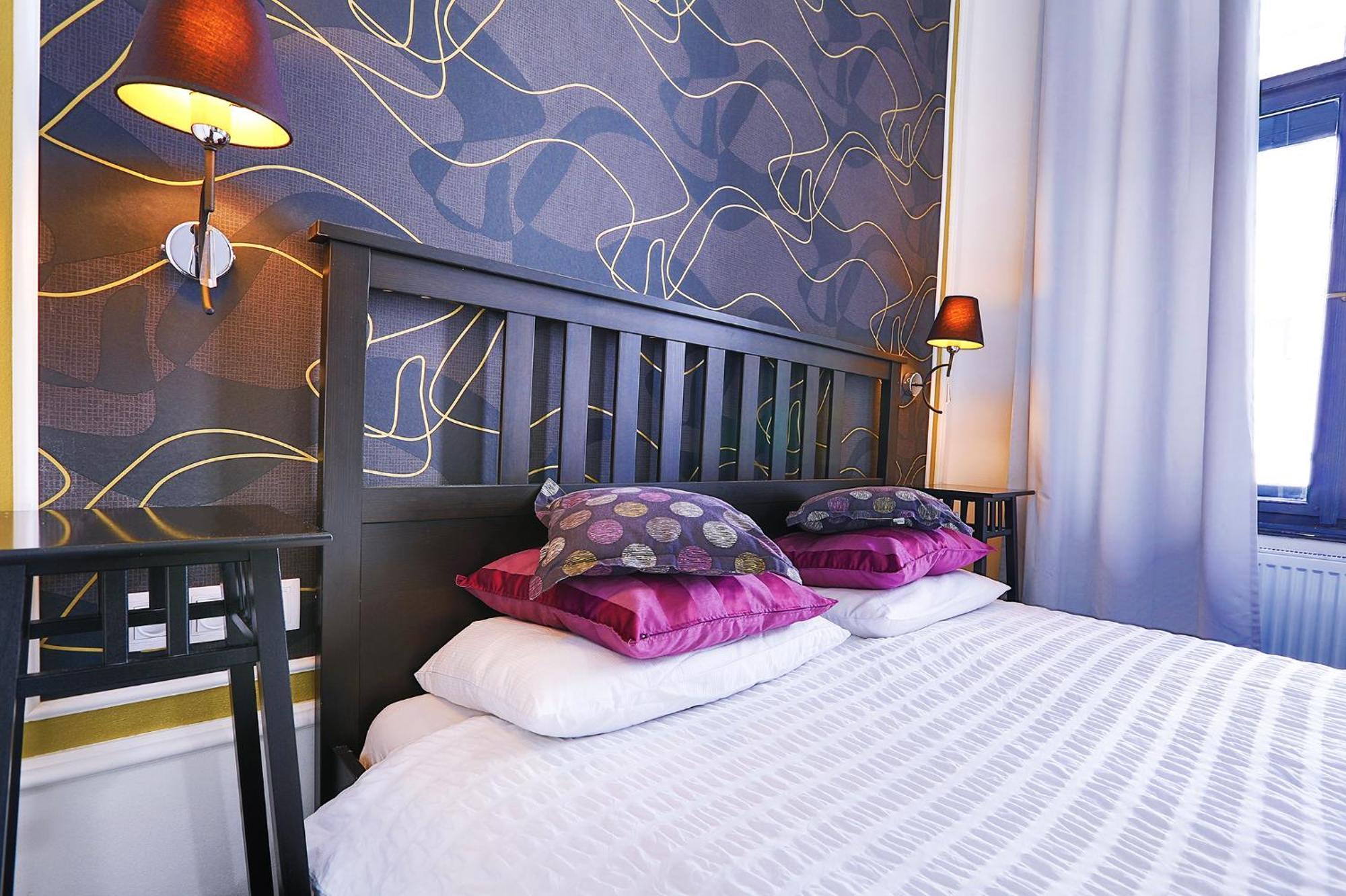 Two-bedroom Haven In The Old Town Apartamento