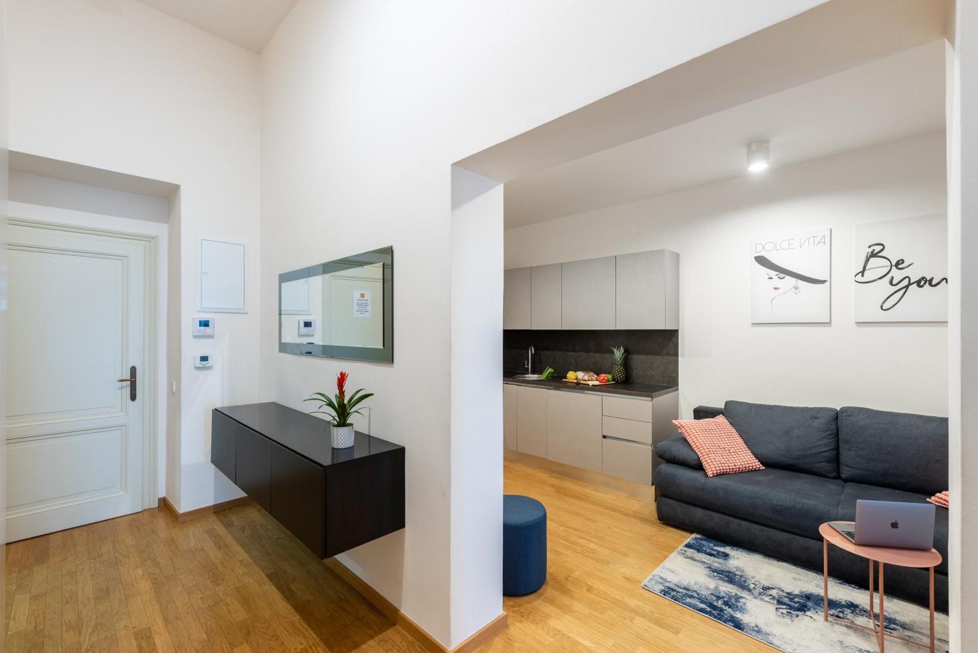 Spacious 3-bedrooms Near Karlin Square