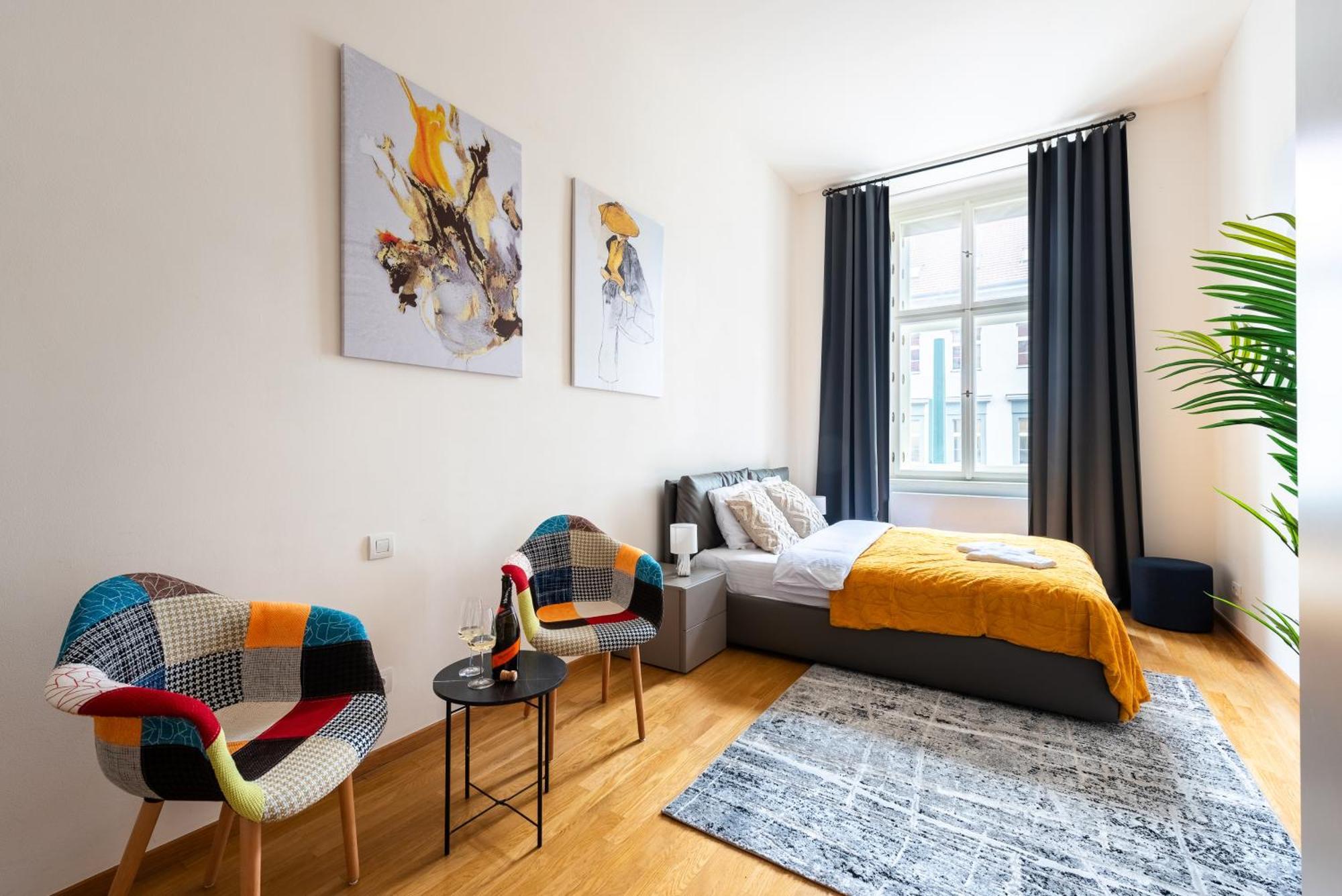 Apartment Spacious 3-bedrooms Near Karlin Square