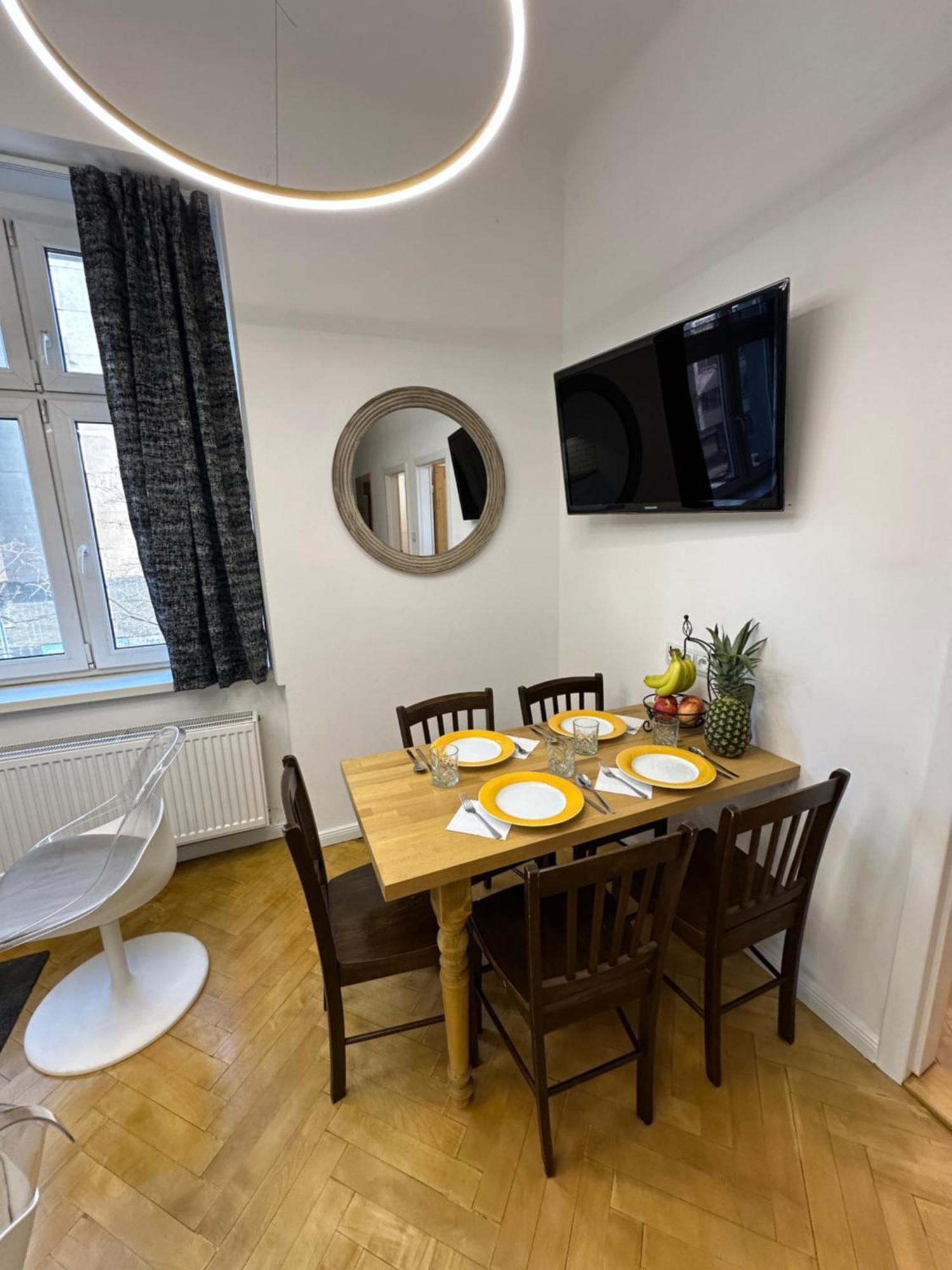 Karlin Oasis 2-bedroom Apartment *