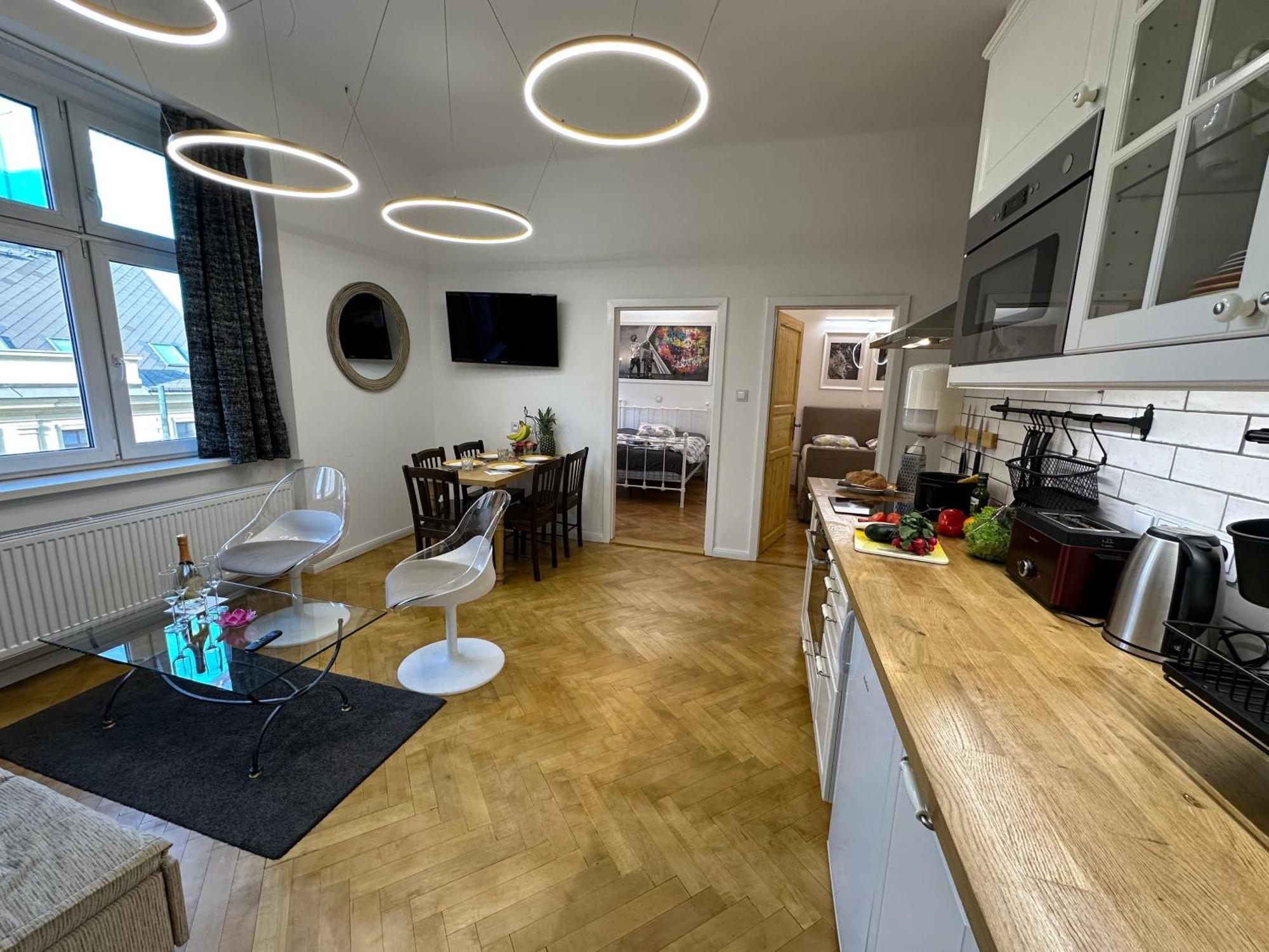 Karlin Oasis 2-bedroom Apartment