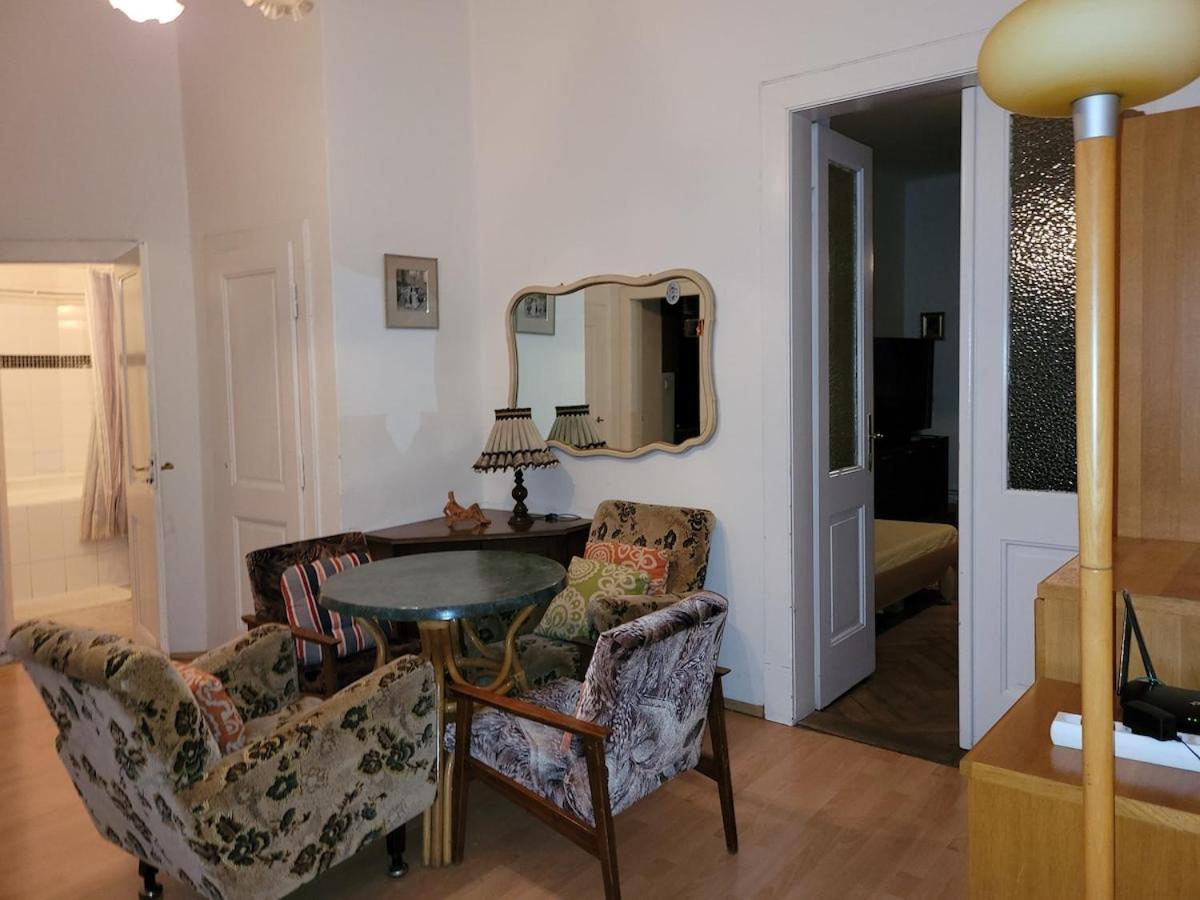 Bright 2bdr Sleeps 8 Near Center M1 * Prague