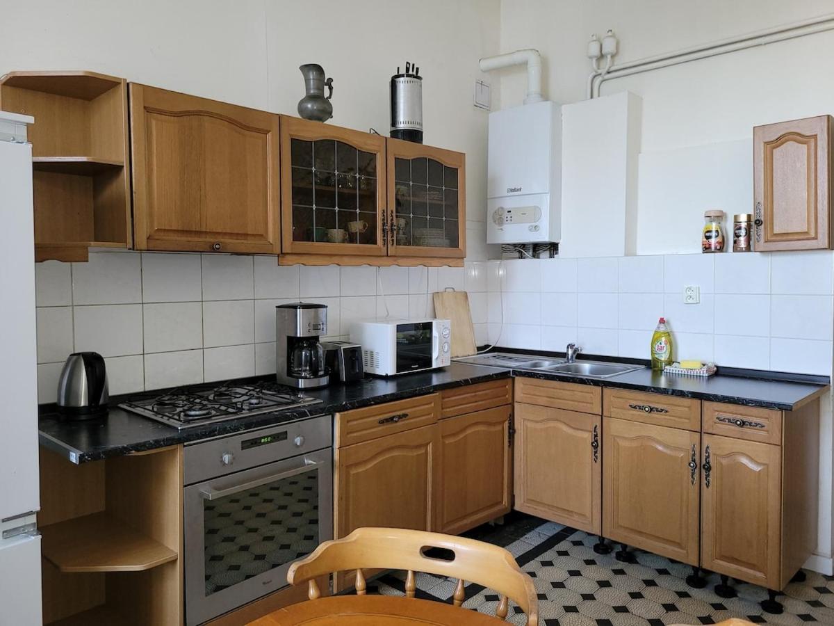 Bright 2bdr Sleeps 8 Near Center M1