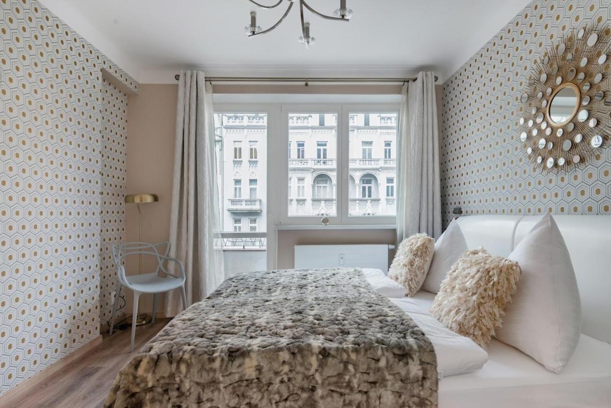 Pastel Art Deco 3bdr Ruterra Prague
