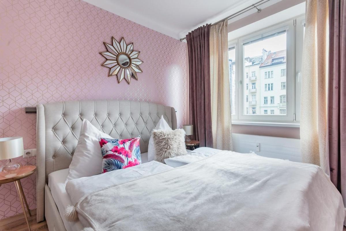 Pastel Art Deco 3bdr Ruterra * Prague