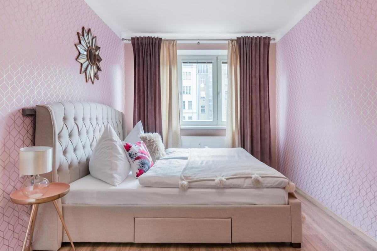 Apartment Pastel Art Deco 3bdr Ruterra Prague