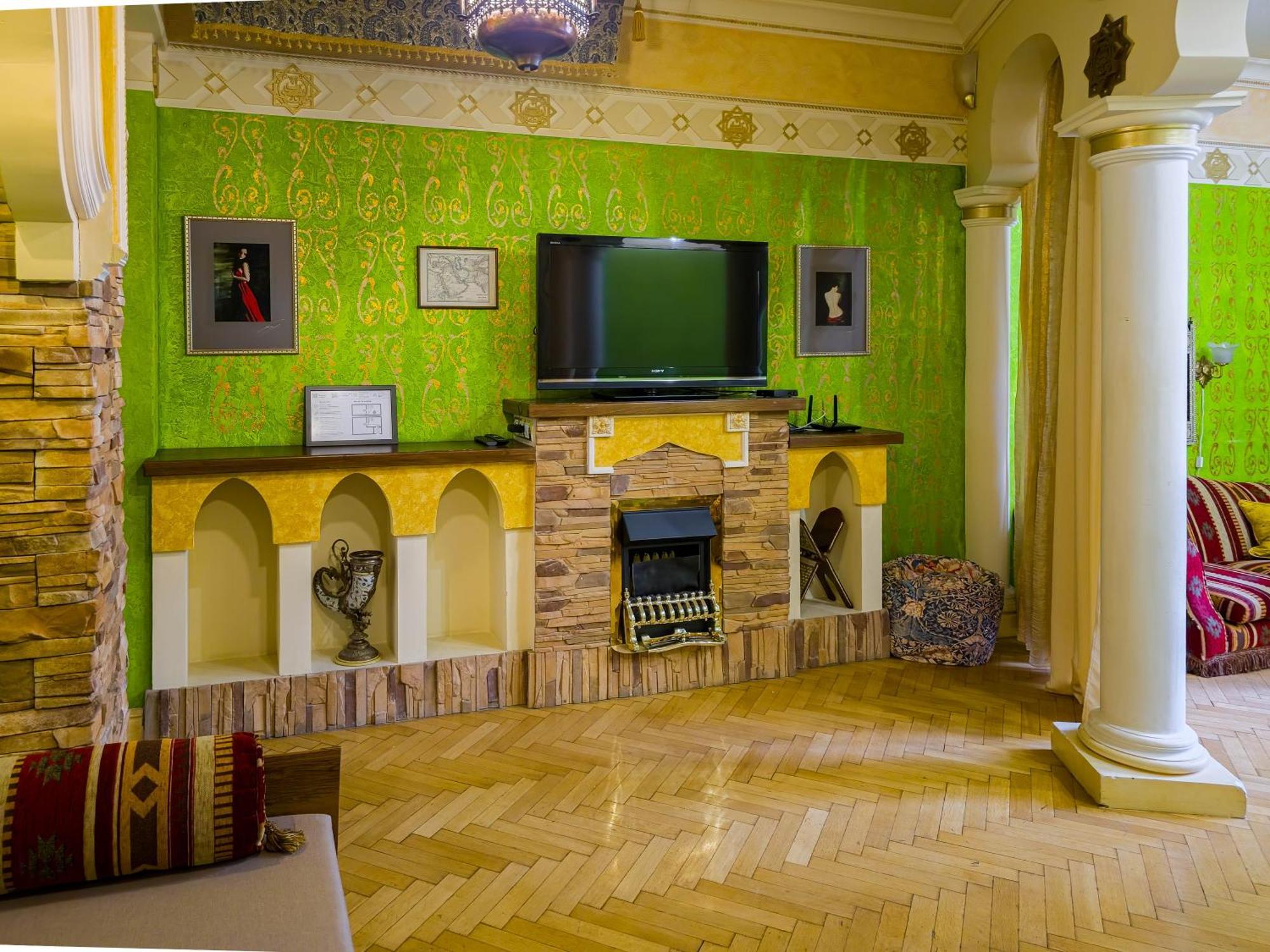 1000 And 1 Night In Center Prague