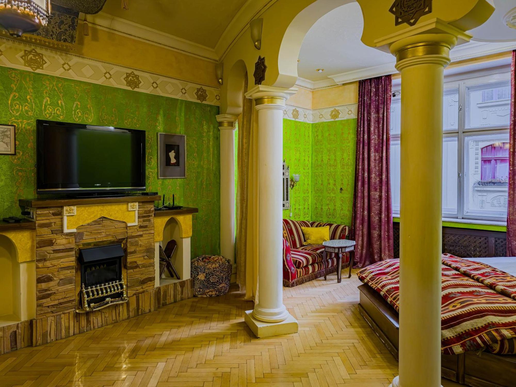 1000 And 1 Night In Center * Prague
