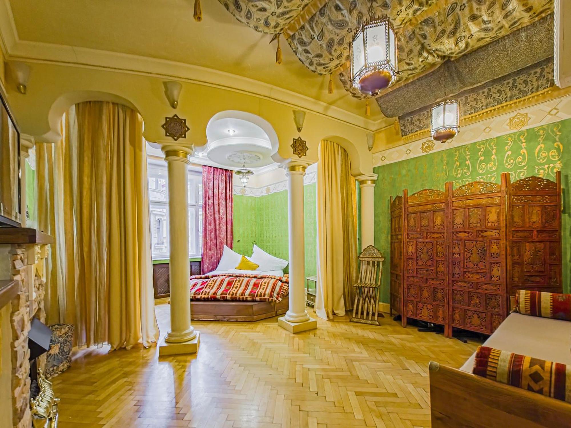 1000 And 1 Night In Center * Prague
