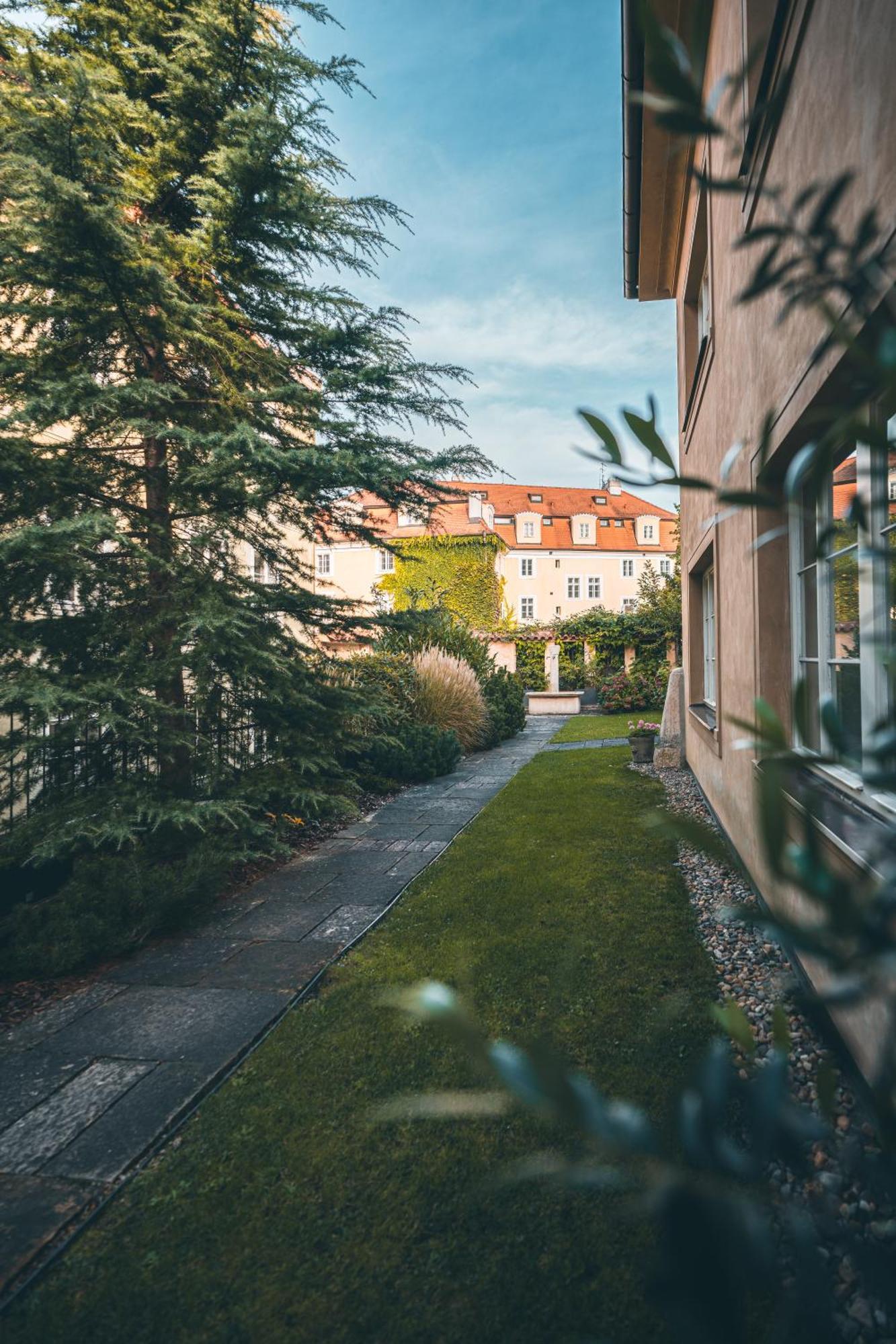 Hotel Appia Residences 4*