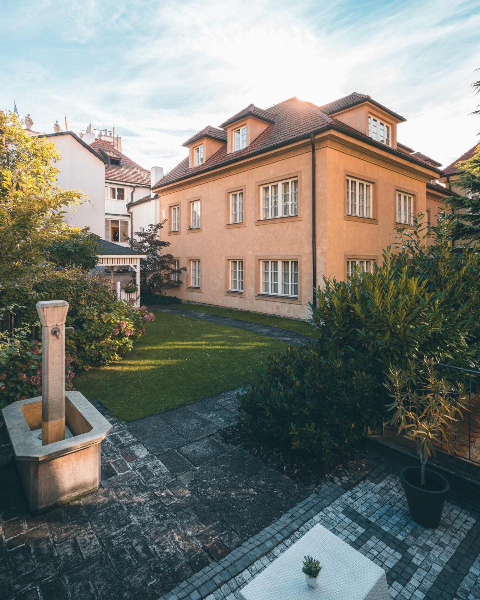 Appia Residences Hotel