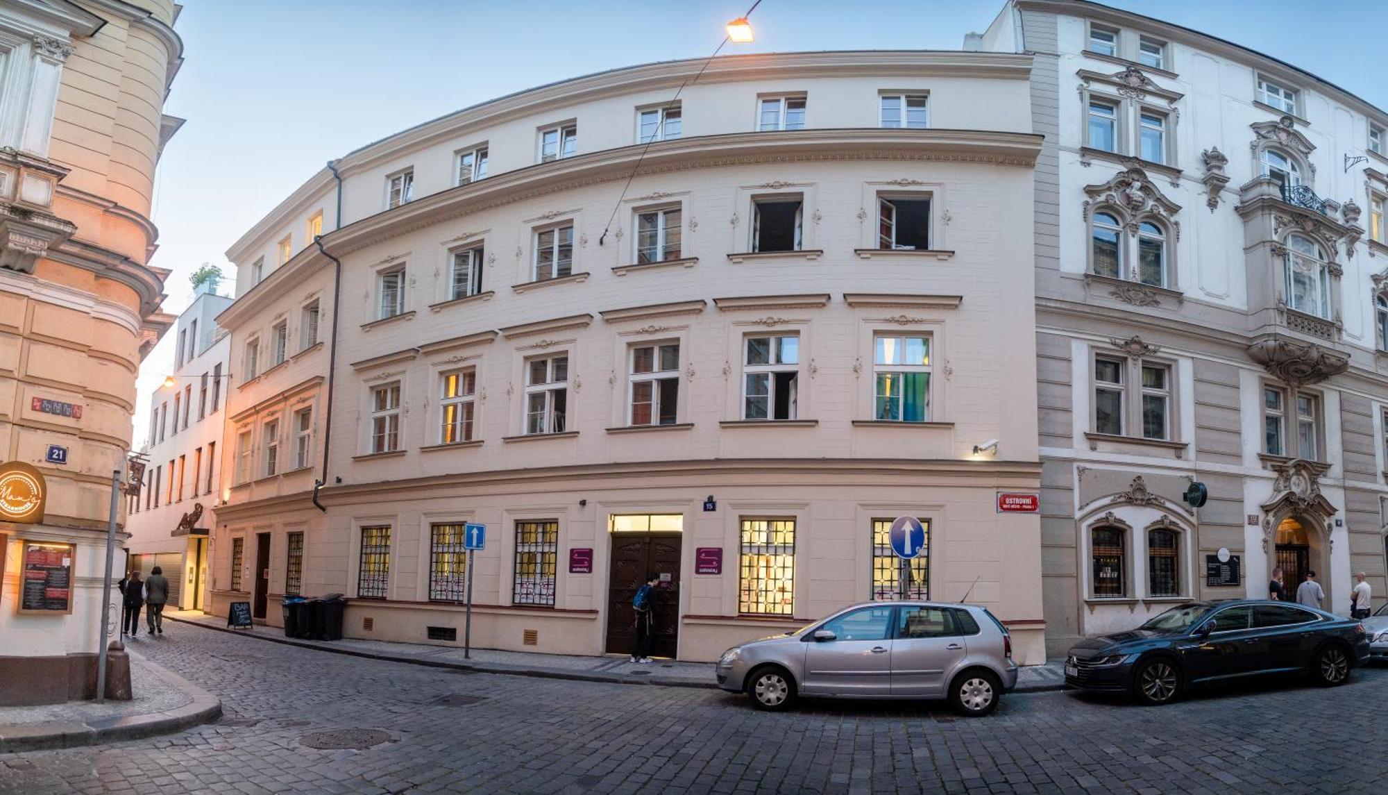 Safestay Prague Charles Bridge Hostel *
