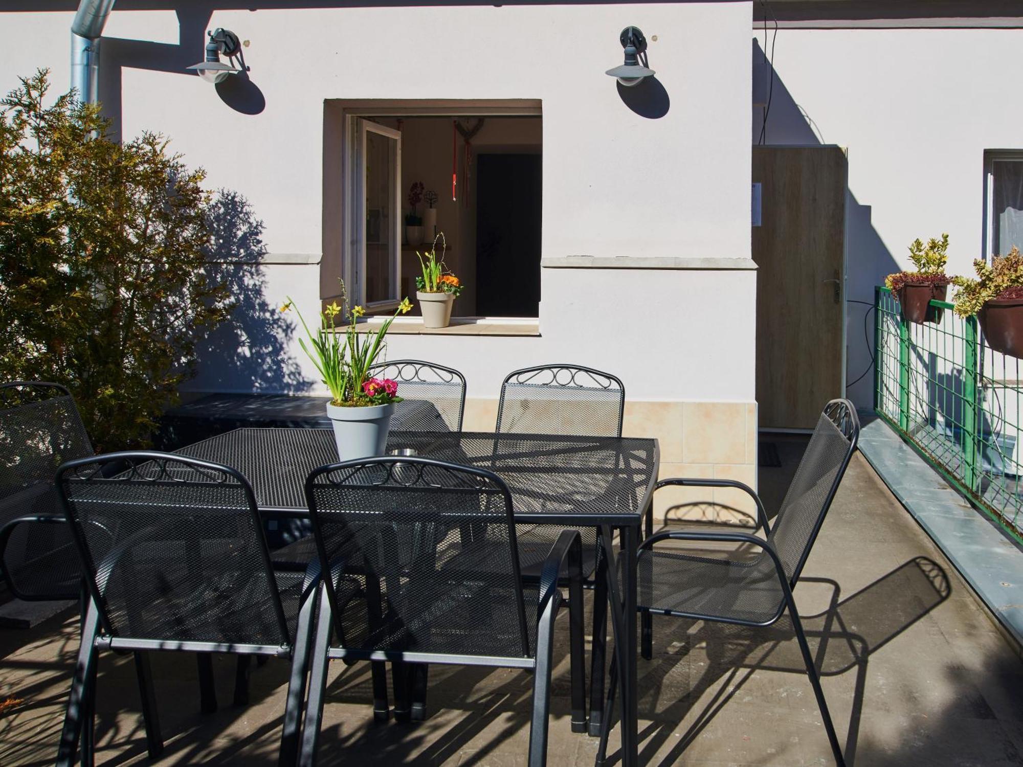 Cozy With Terrace Near Castle Apartment Prague