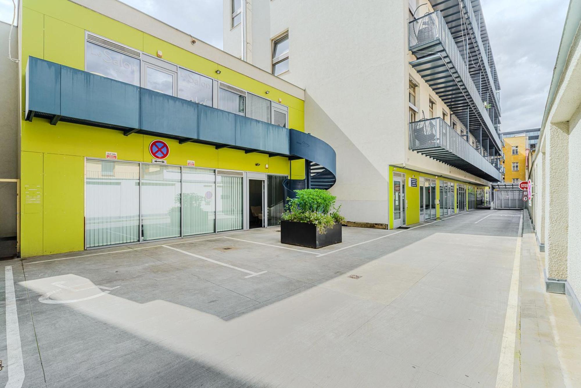 Spacious Near Karlin Square Prague