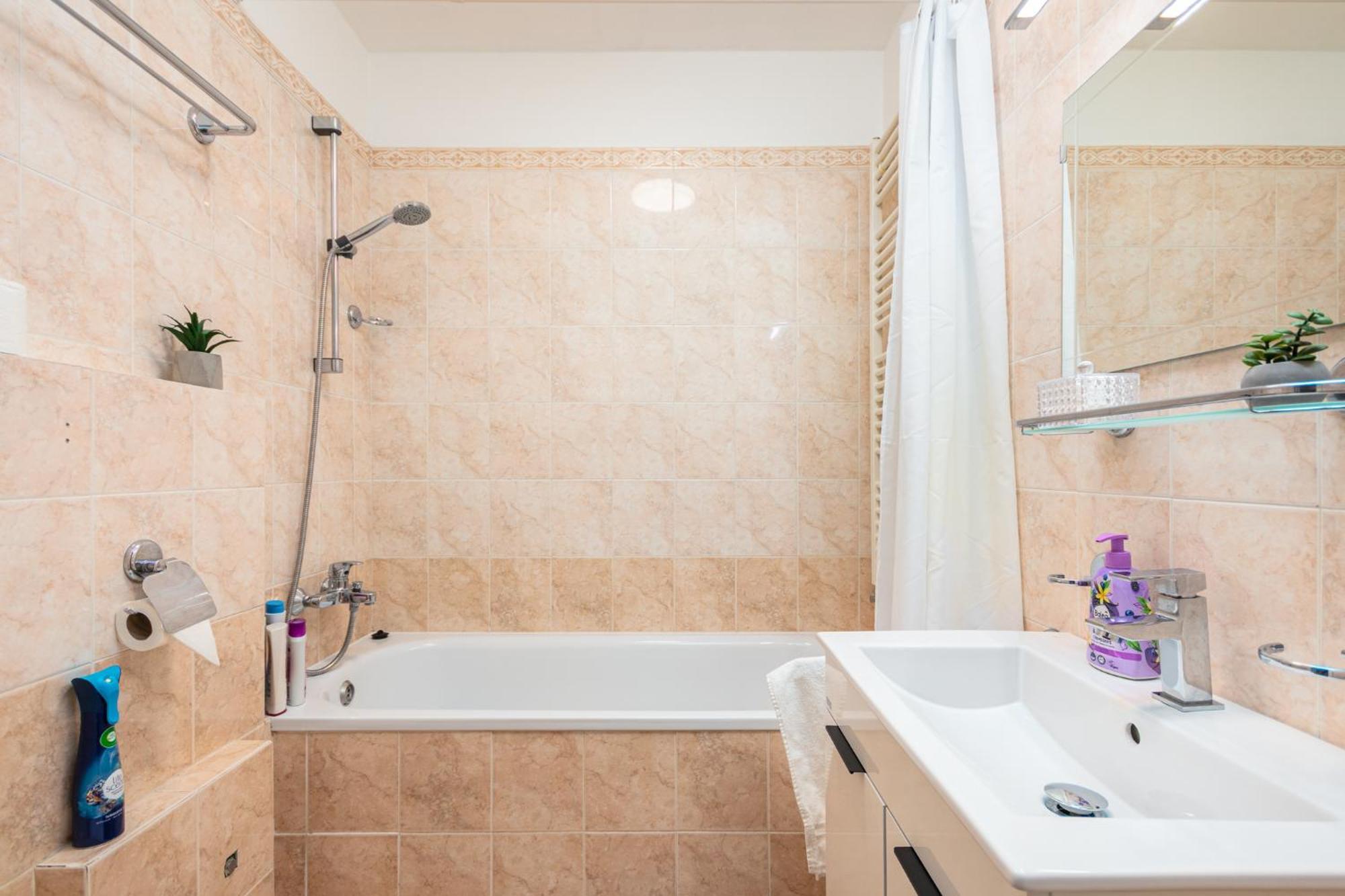 Guest house Private Retreat Close To Stations In 3 Prague