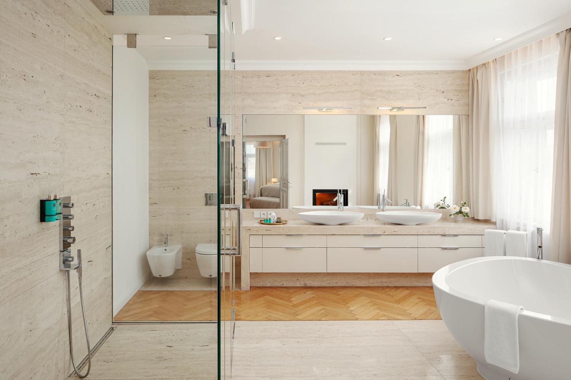 R16 Residences Appart hôtel 5*