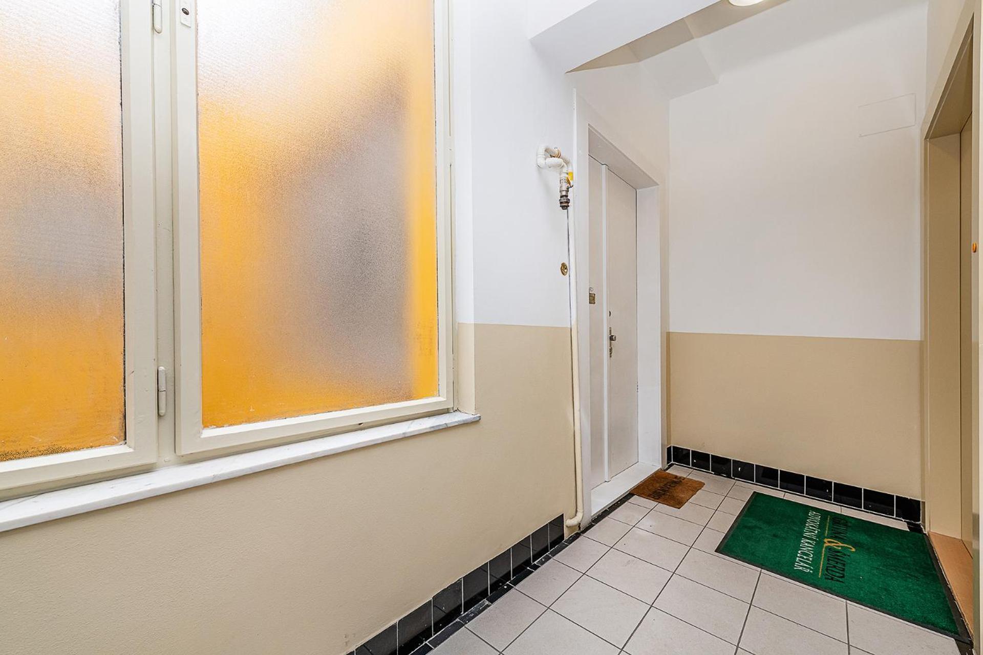 Floor Industrial With A River View Apartamento Praga