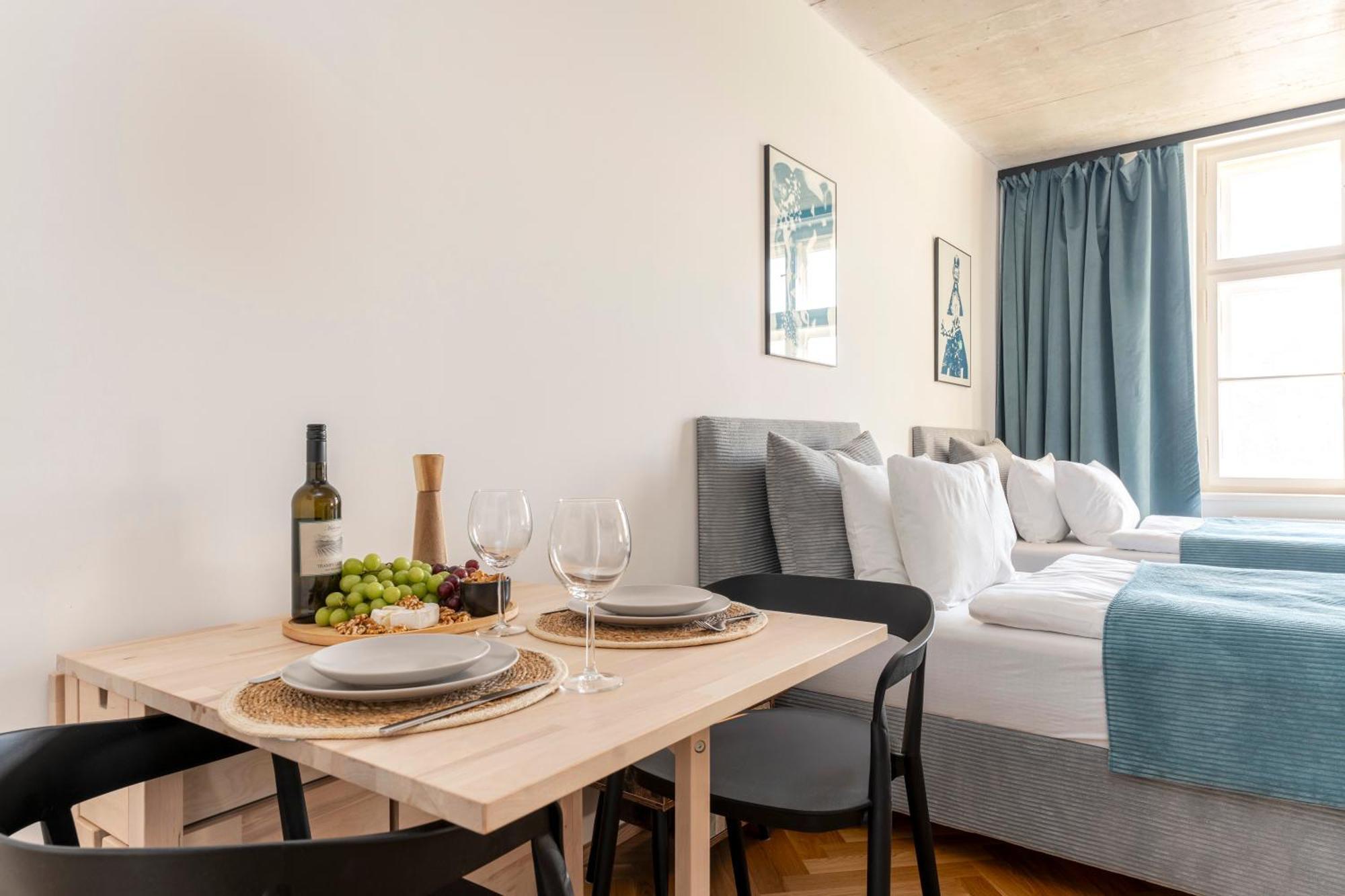 Visit Oomph Apartamento Praga