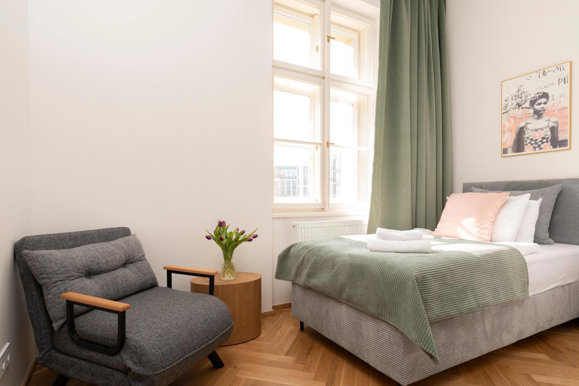 Visit Oomph Daire Prag