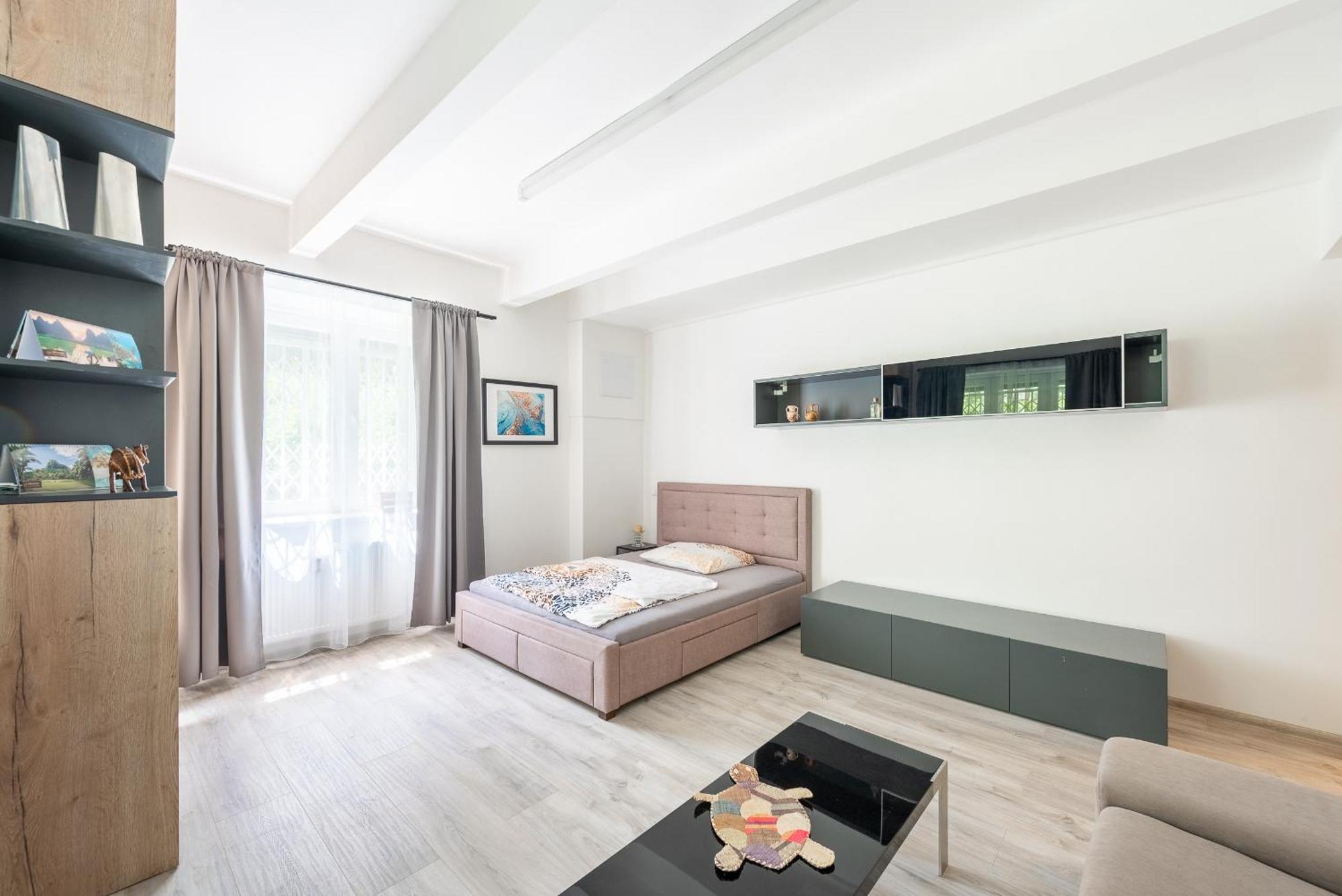 Apartment By The Metro With Private Parking