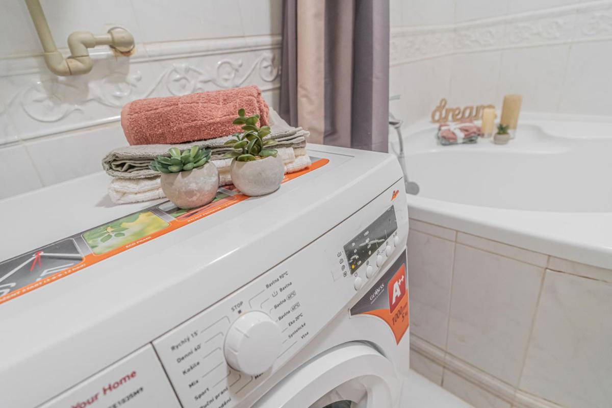 Apartamento Karmelitska 2 Luxury 1b